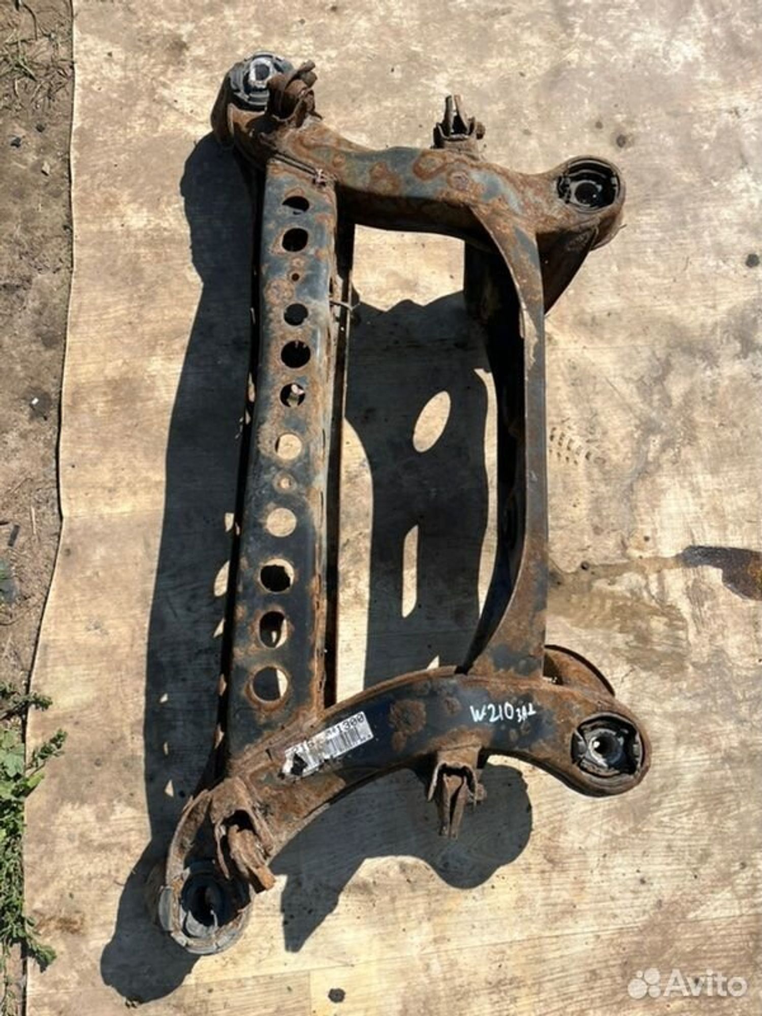 Подрамник задний задний Mercedes E240 W210 M112911, 2000 рублей, Семиозерка