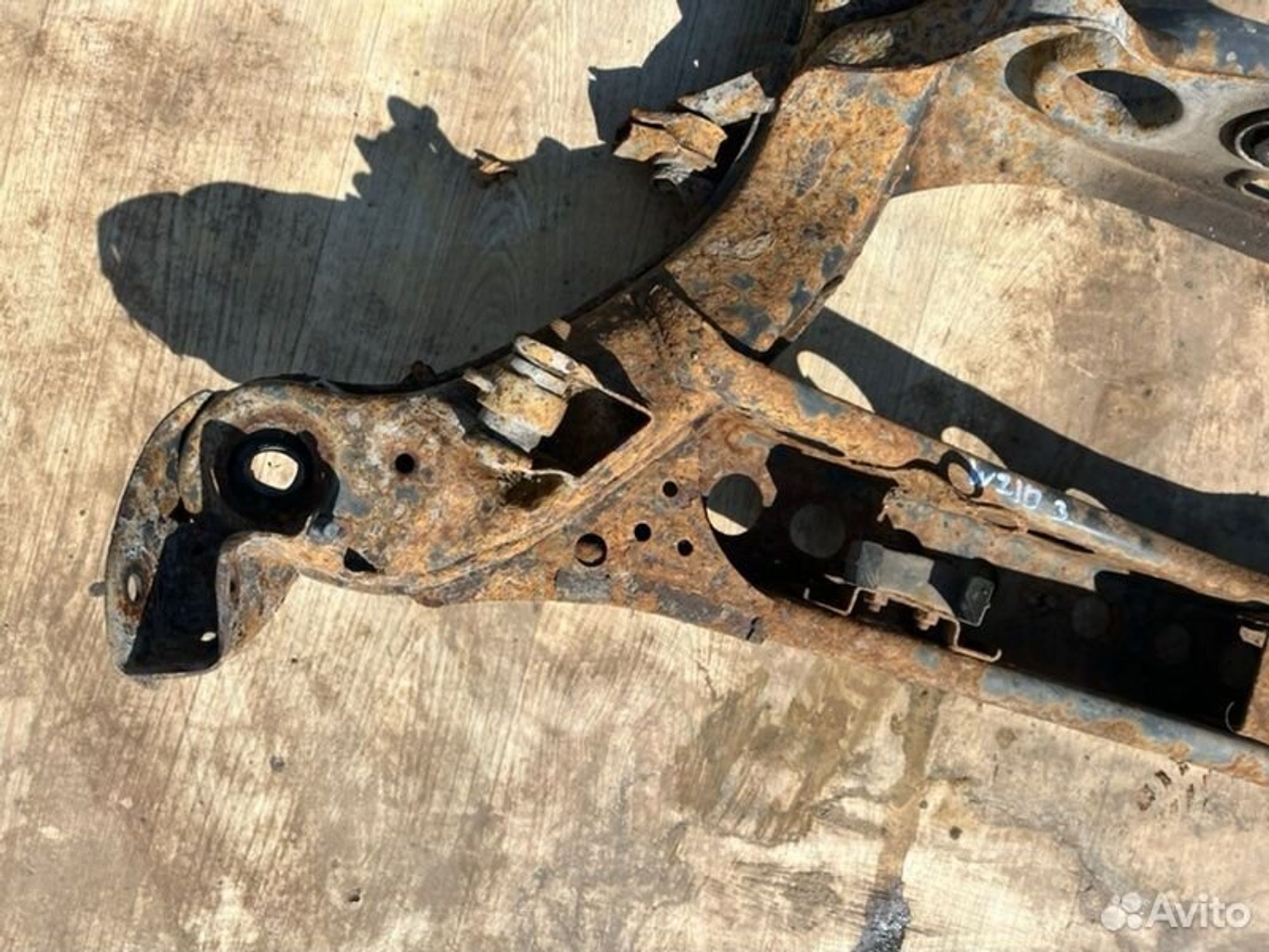 Подрамник задний задний Mercedes E240 W210 M112911, 2000 рублей, Семиозерка