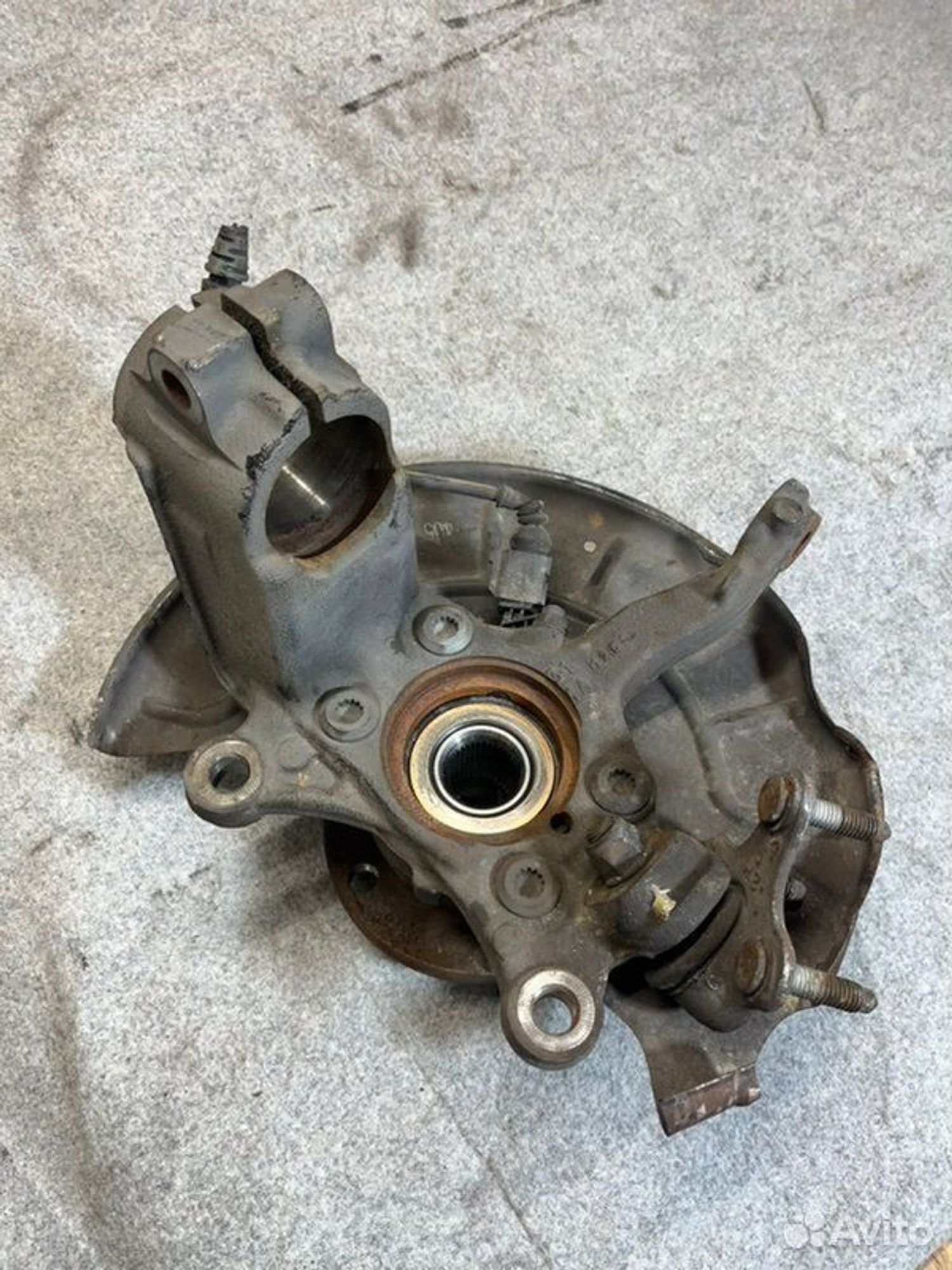 Кулак поворотный передний левый Volkswagen Tiguan, 6000 рублей, Семиозерка