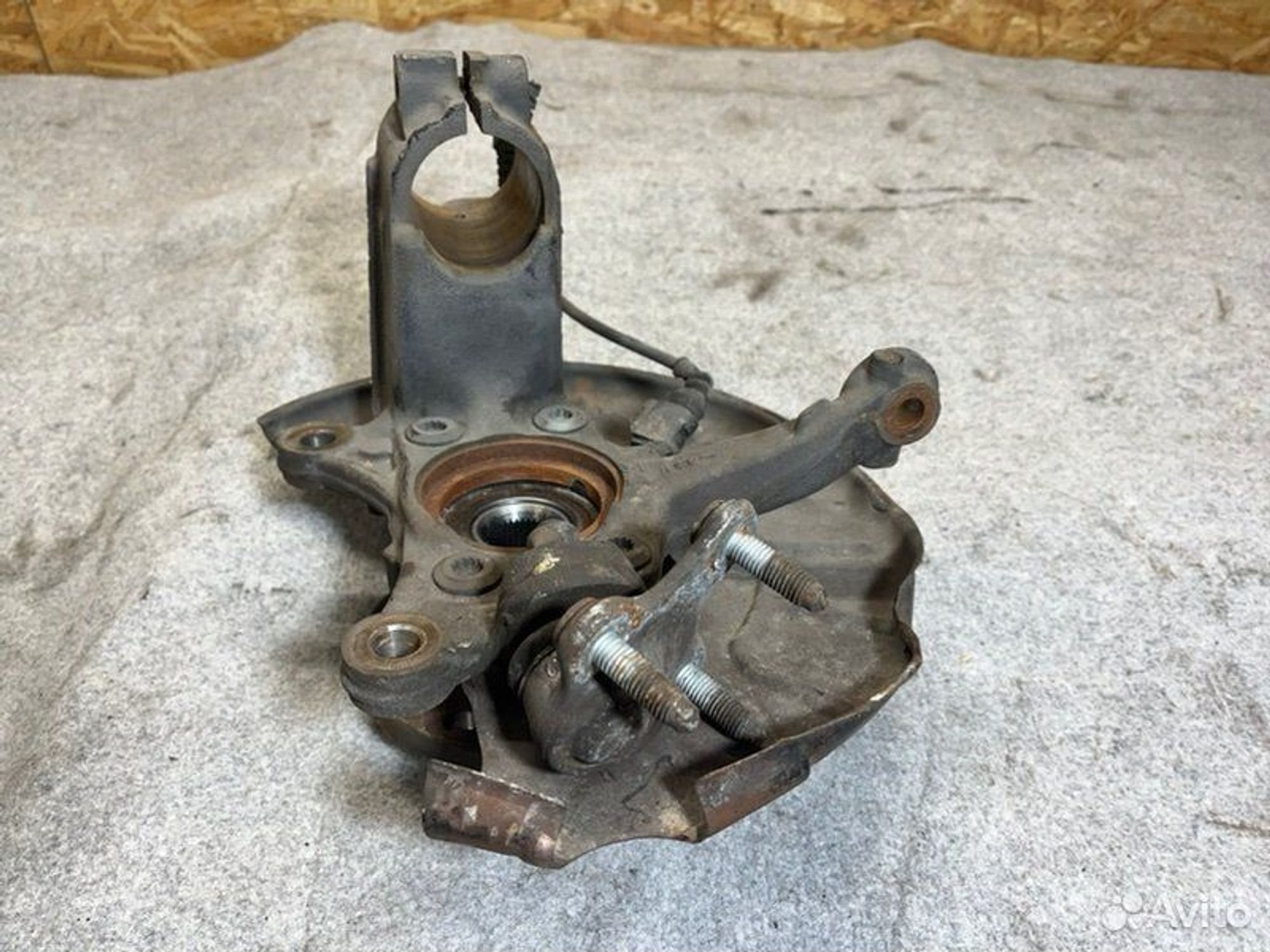 Кулак поворотный передний левый Volkswagen Tiguan, 6000 рублей, Семиозерка