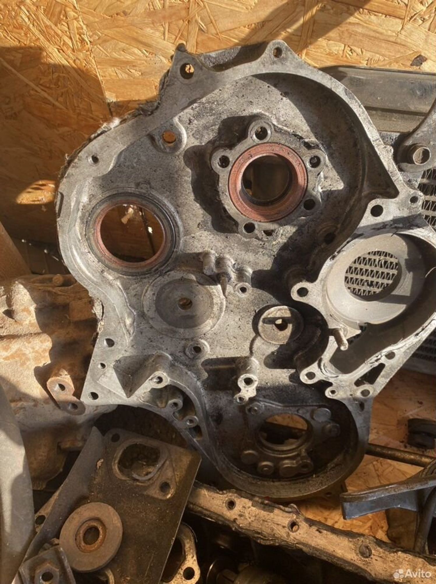 Боковая крышка двс isuzu trooper 1 4jb1, 4000 рублей, Семиозерка