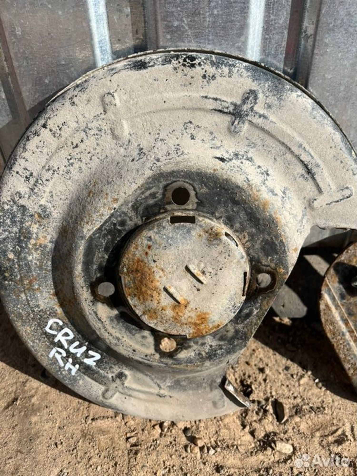 Цапфа задняя левая Chevrolet Cruz J300 F16D3 2011, 1500 рублей, Семиозерка