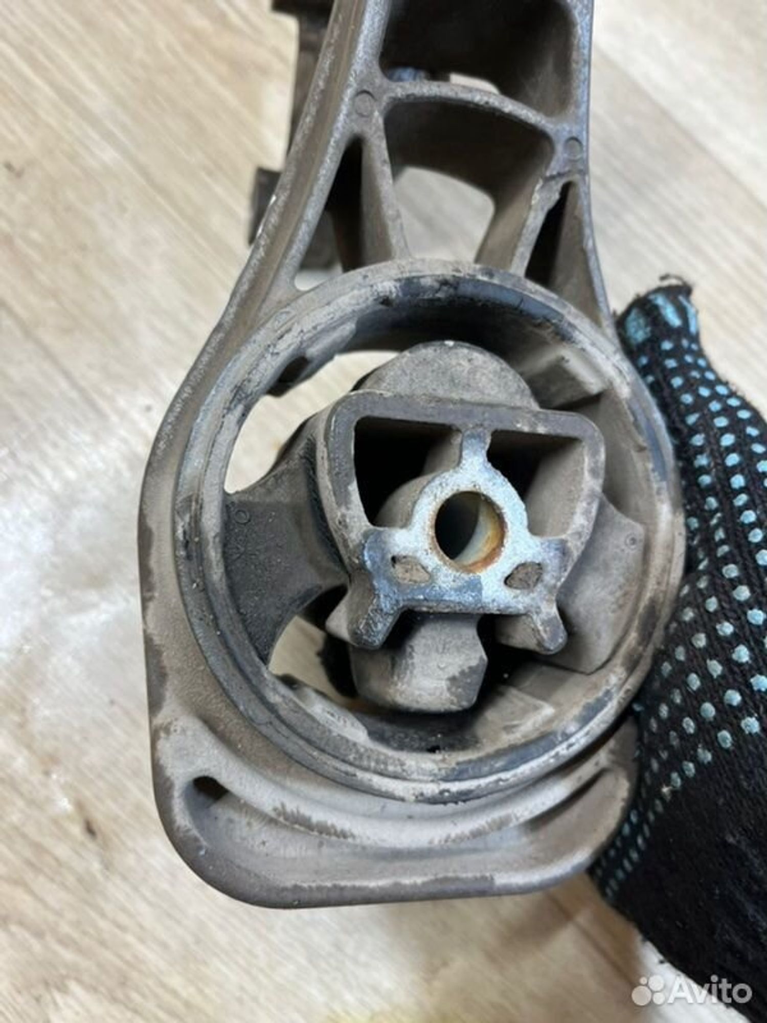 Подушка МКПП Chevrolet Cobalt B15D2 2015, 2000 рублей, Семиозерка