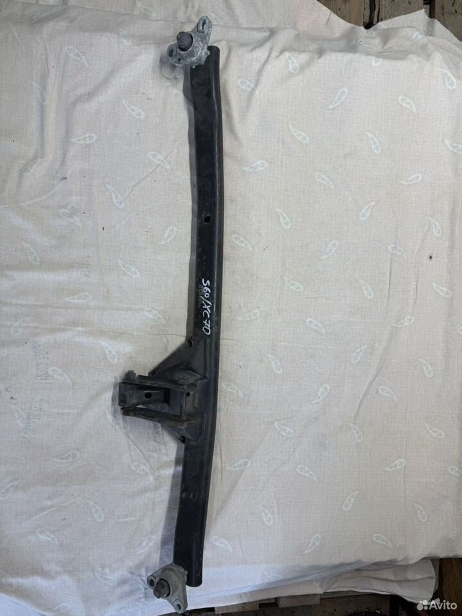 Нижняя поперечина Volvo xc70 xc90 s60, 3000 рублей, Семиозерка