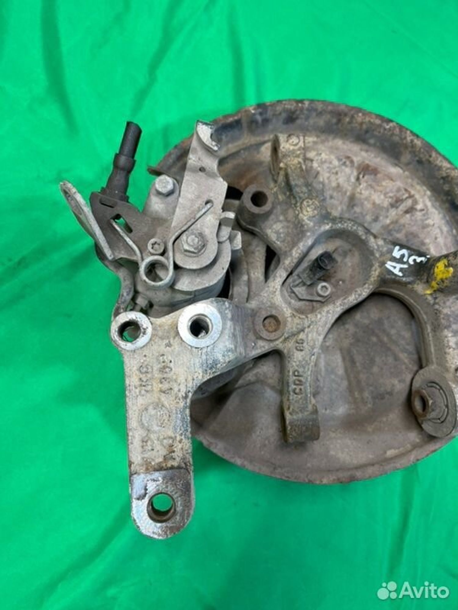 Кулак поворотный задний правый Skoda Octavia A5, 2000 рублей, Семиозерка