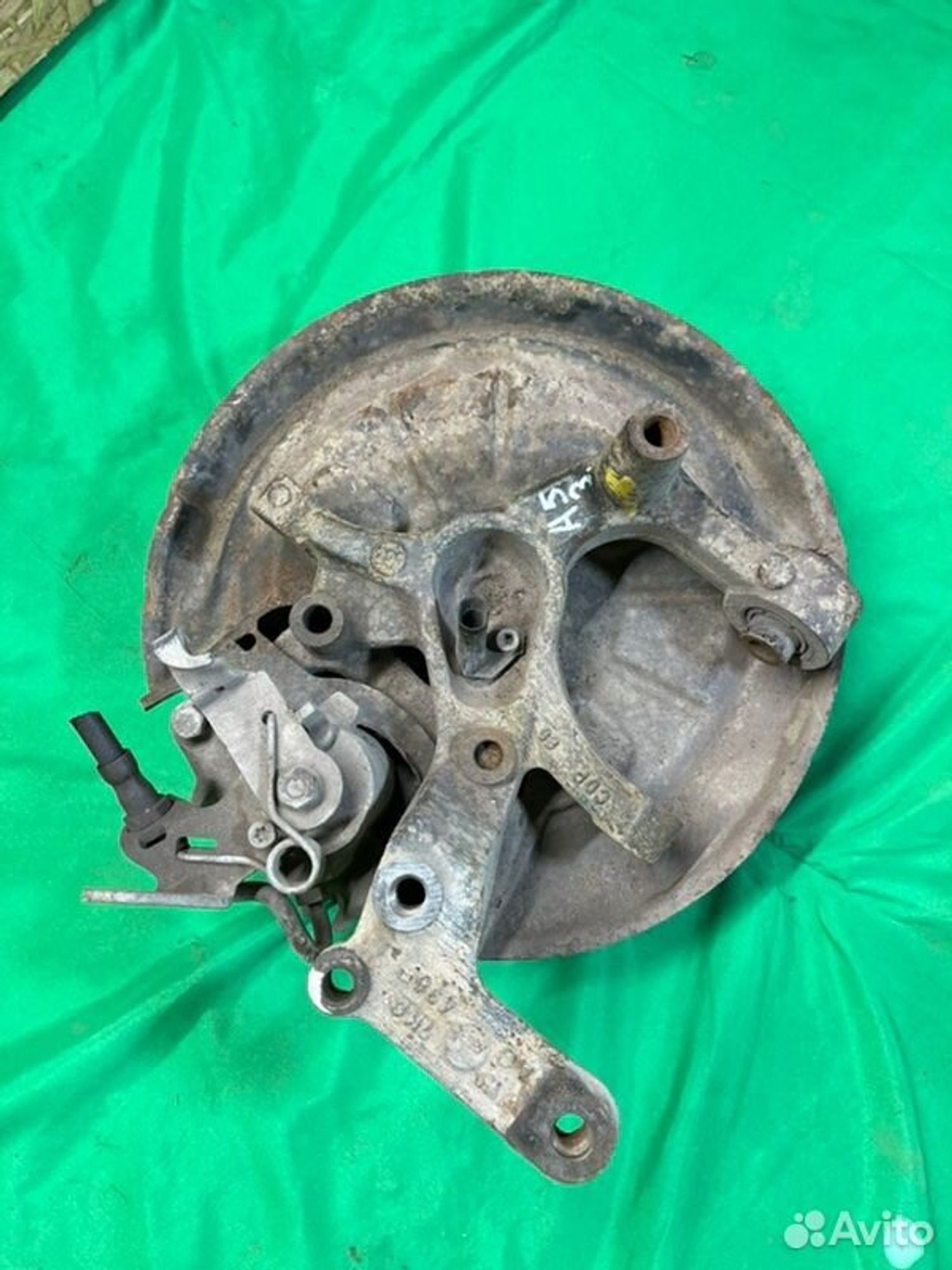 Кулак поворотный задний правый Skoda Octavia A5, 2000 рублей, Семиозерка