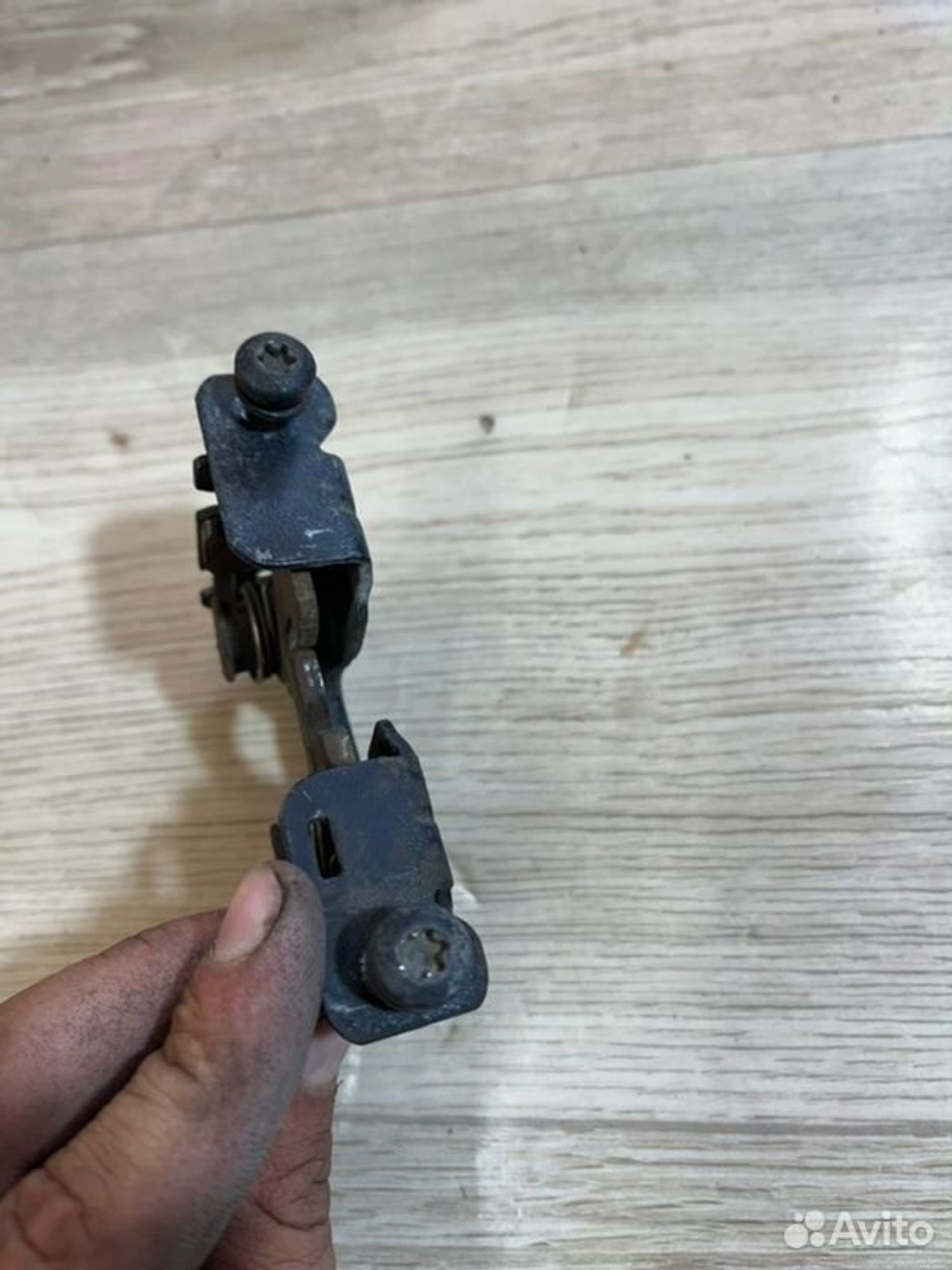 Замок капота Bmw 1 E87 M47D20 2006, 500 рублей, Семиозерка