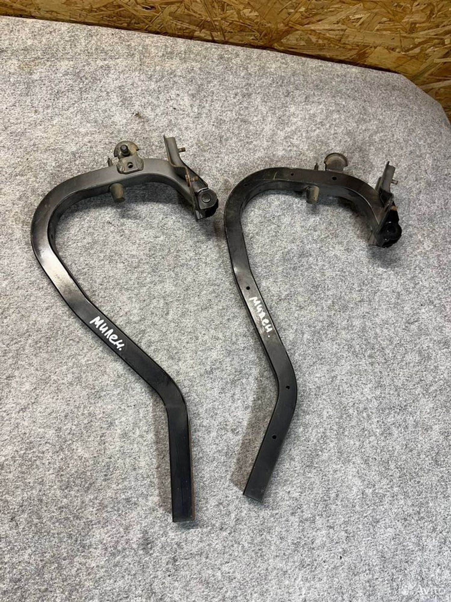 Петли багажника Mazda Milenia, 1000 рублей, Семиозерка