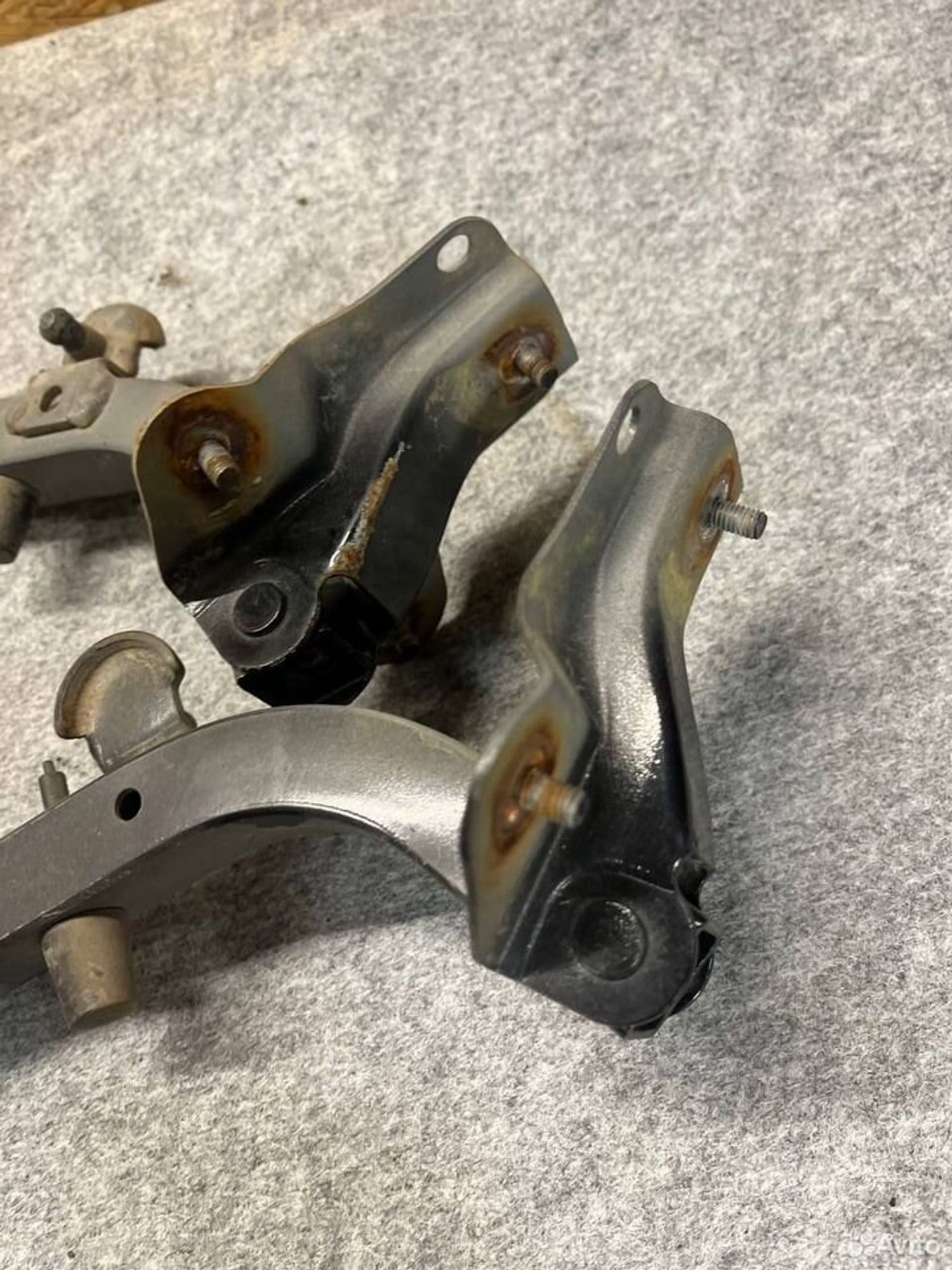 Петли багажника Mazda Milenia, 1000 рублей, Семиозерка