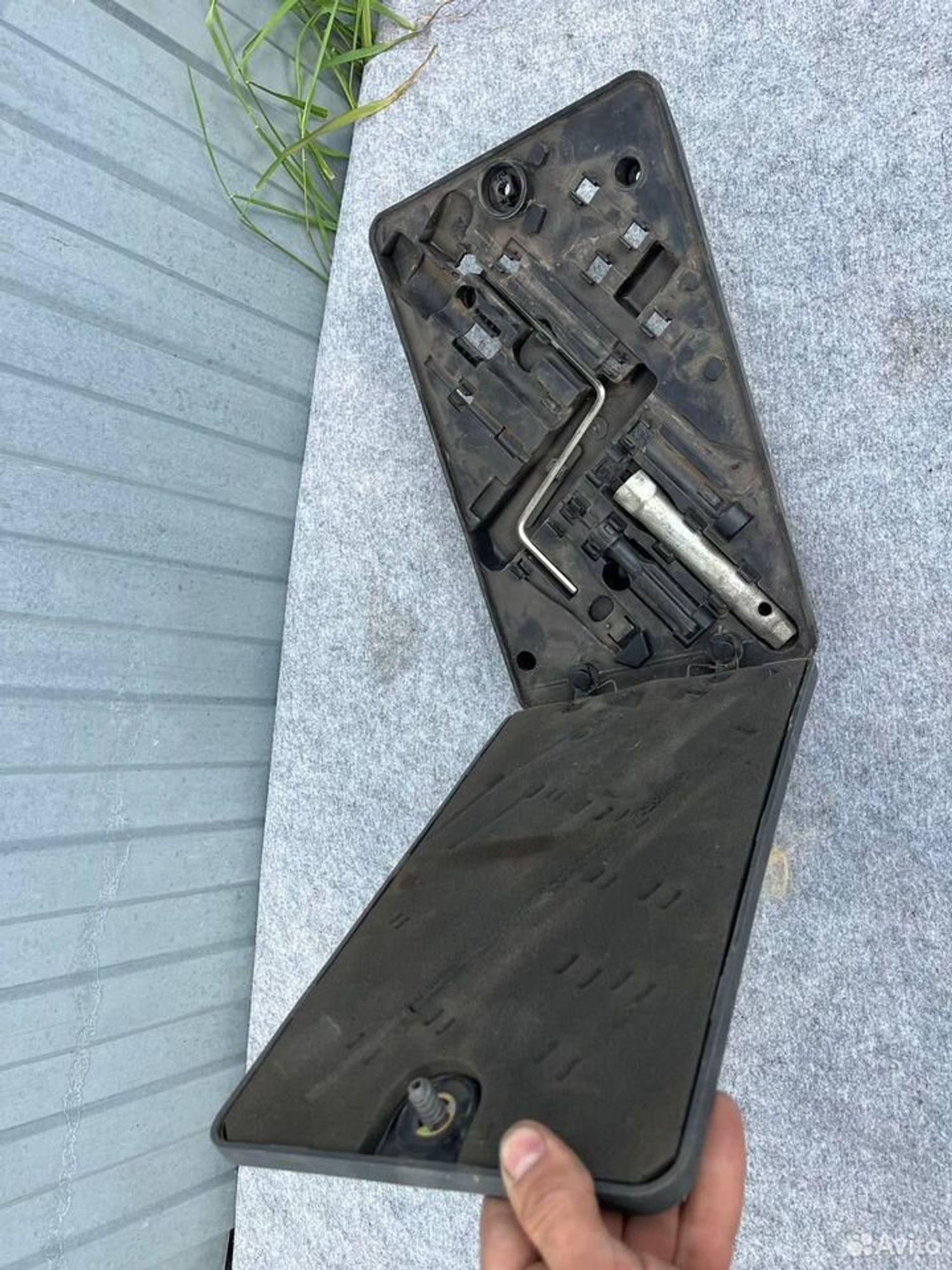 Ящик инструментов Mitsubishi Pajero 2, 2000 рублей, Семиозерка