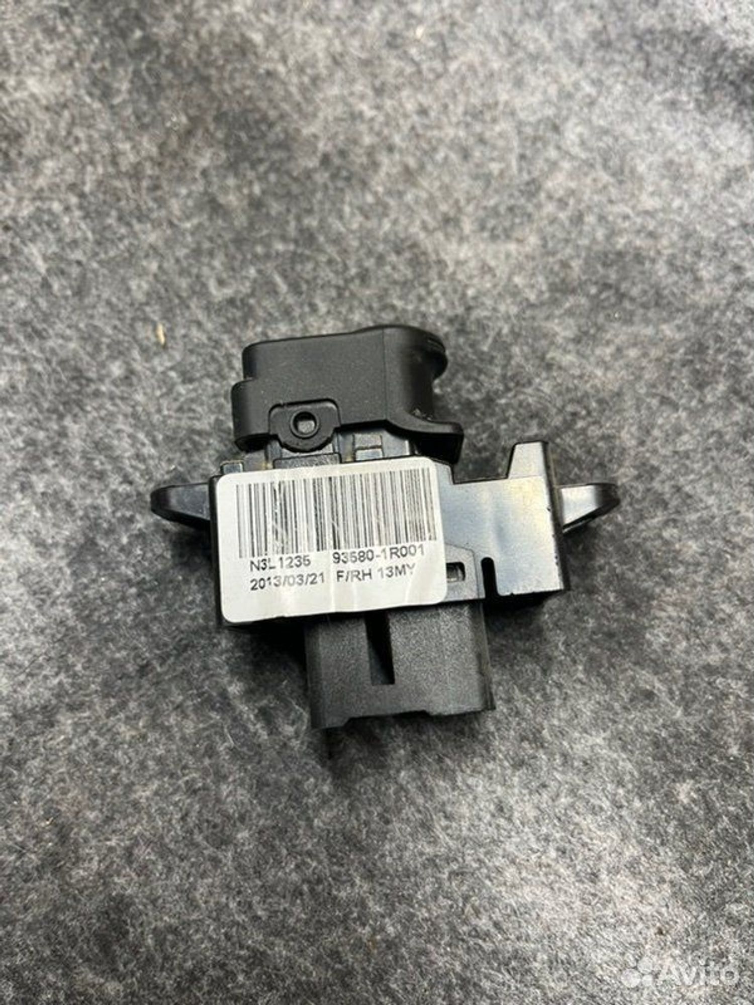 Кнопка стеклоподъемника передняя правая Hyundai, 800 рублей, Семиозерка