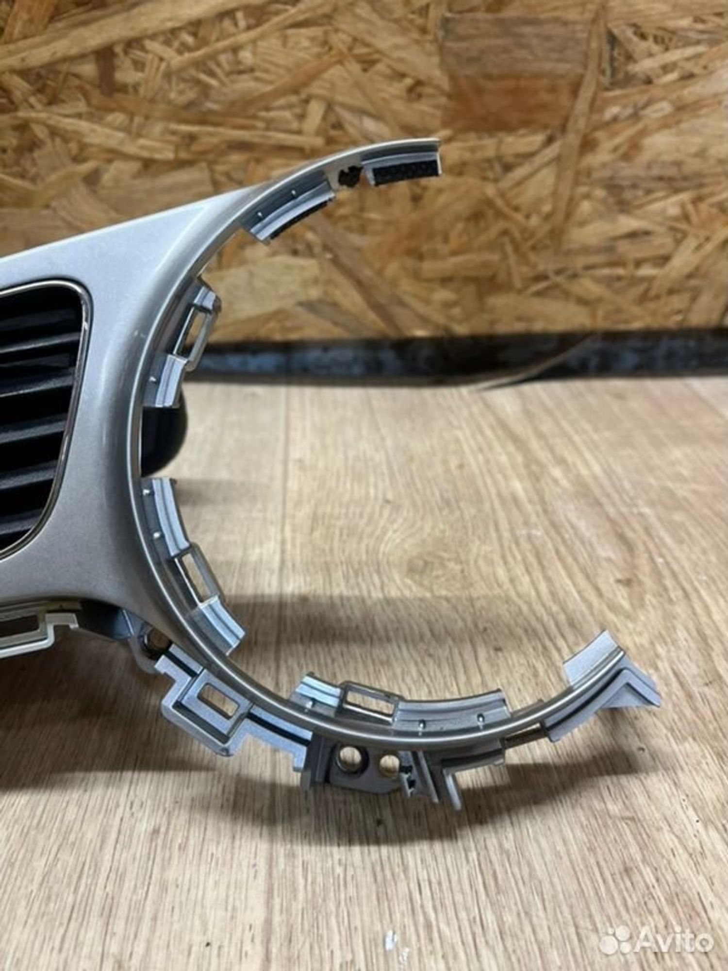 Дефлектор воздушный левый Kia Ceed JD G4FG 2013, 1600 рублей, Семиозерка