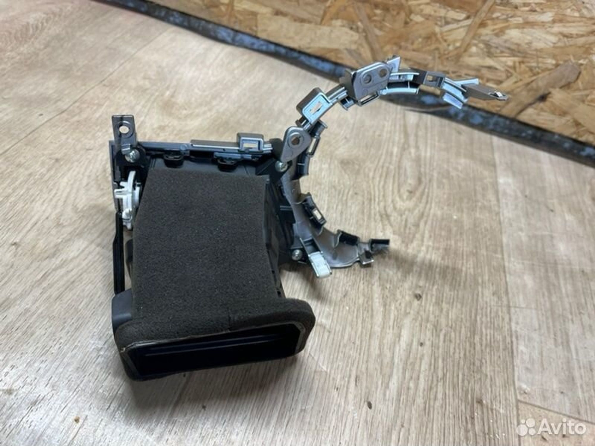 Дефлектор воздушный левый Kia Ceed JD G4FG 2013, 1600 рублей, Семиозерка