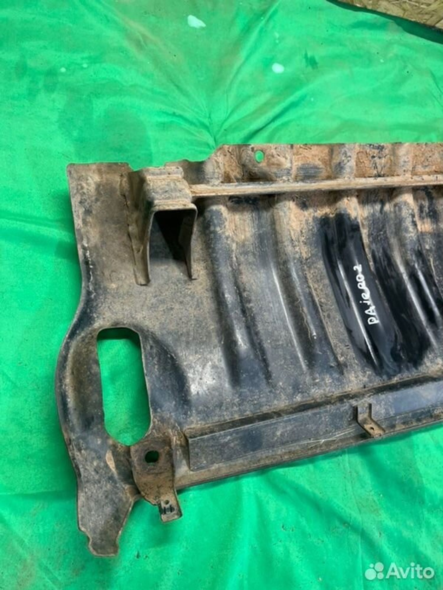 Защита двигателя Mitsubishi Pajero 6G72 1993, 2000 рублей, Семиозерка