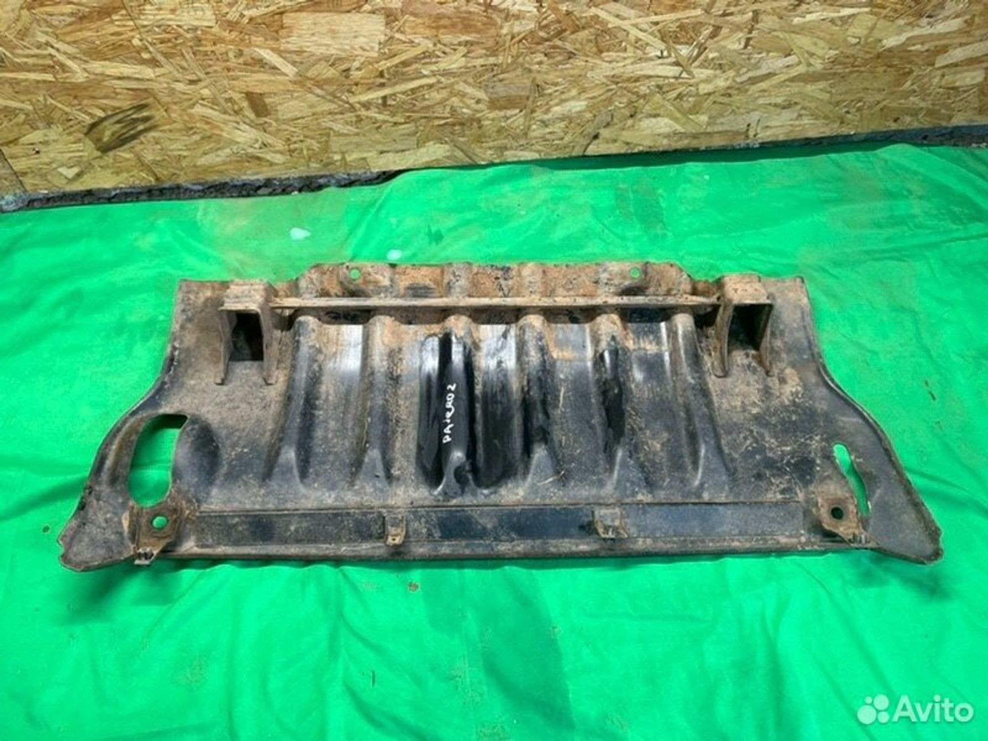 Защита двигателя Mitsubishi Pajero 6G72 1993, 2000 рублей, Семиозерка