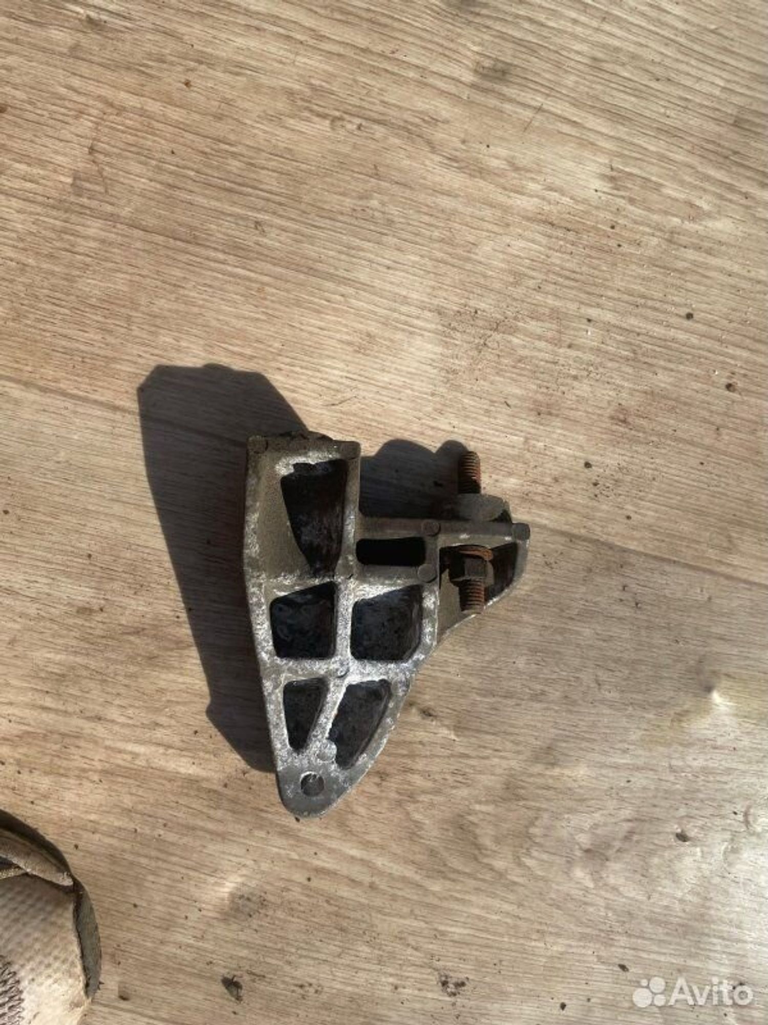 Кронштейн генератора Chevrolet Aveo T250 F14D3, 800 рублей, Семиозерка