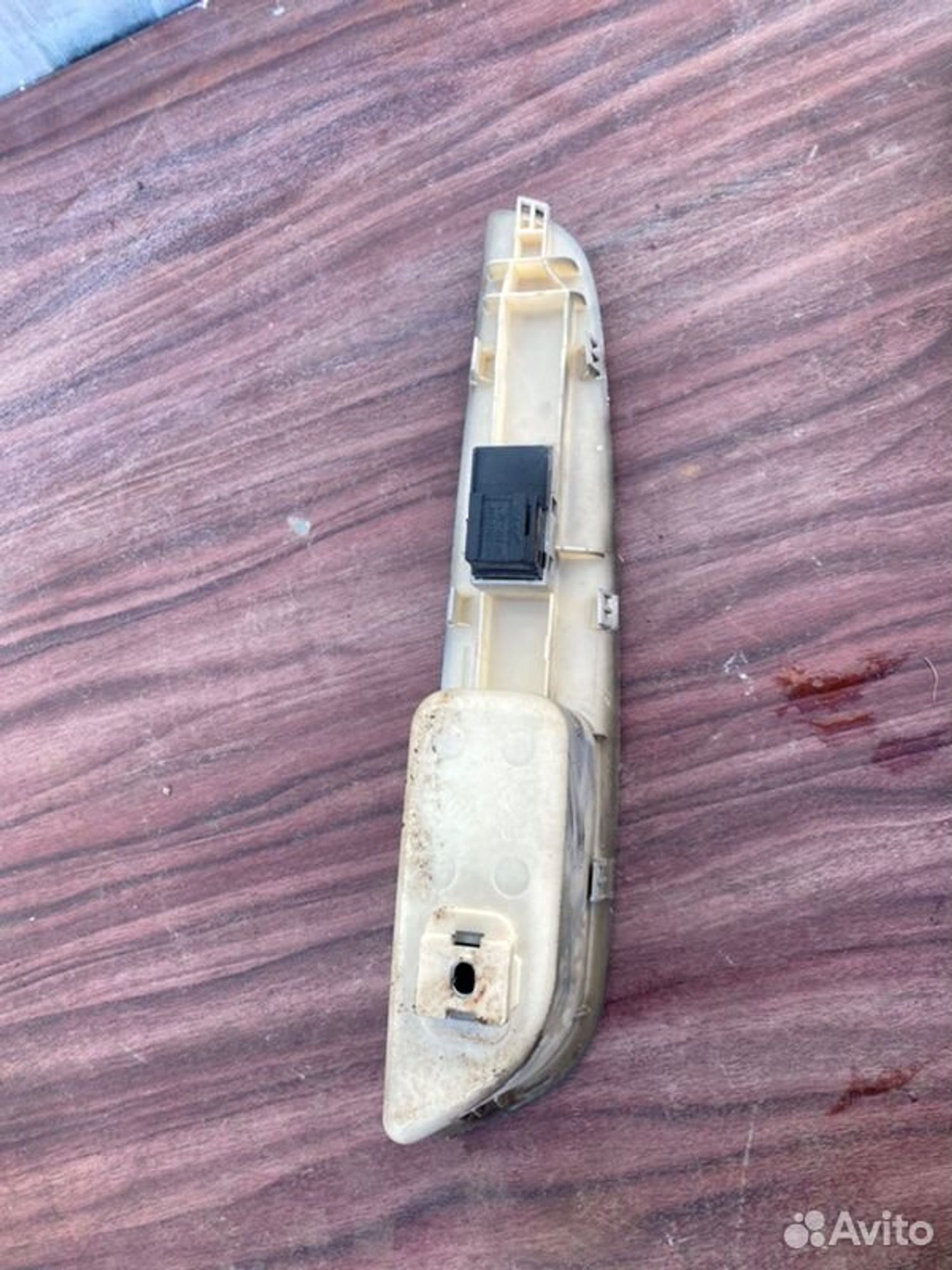 Кнопка стеклоподъемника передняя правая Chery Very, 1000 рублей, Семиозерка