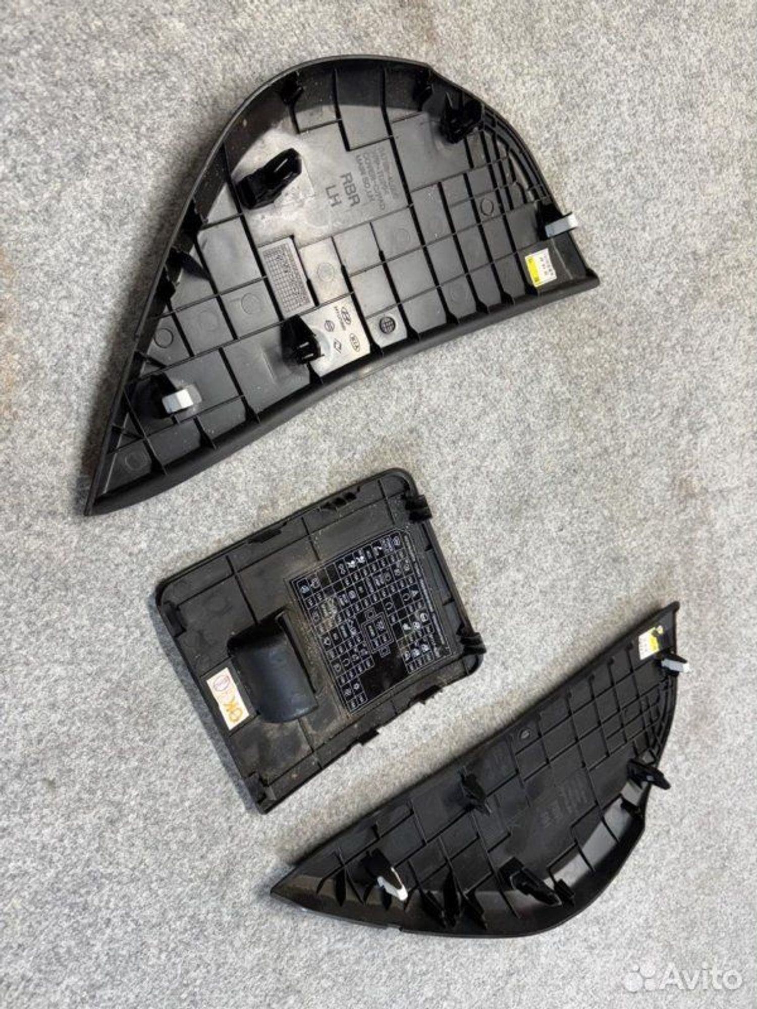 Боковая крышка торпеды Hyundai Solaris G4FC 2013, 1000 рублей, Семиозерка