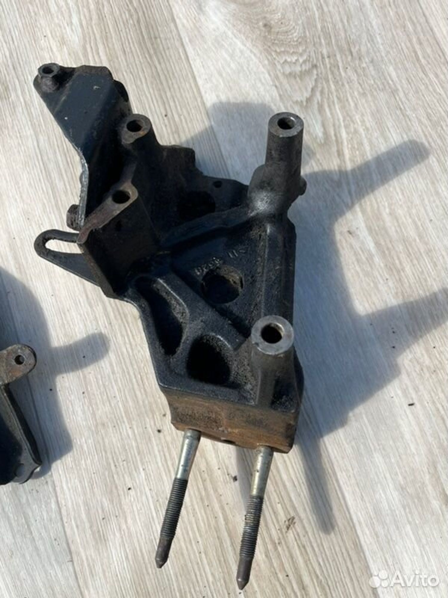 Крепление на двигателе Mitsubishi Galant E54A 6A12, 1000 рублей, Семиозерка