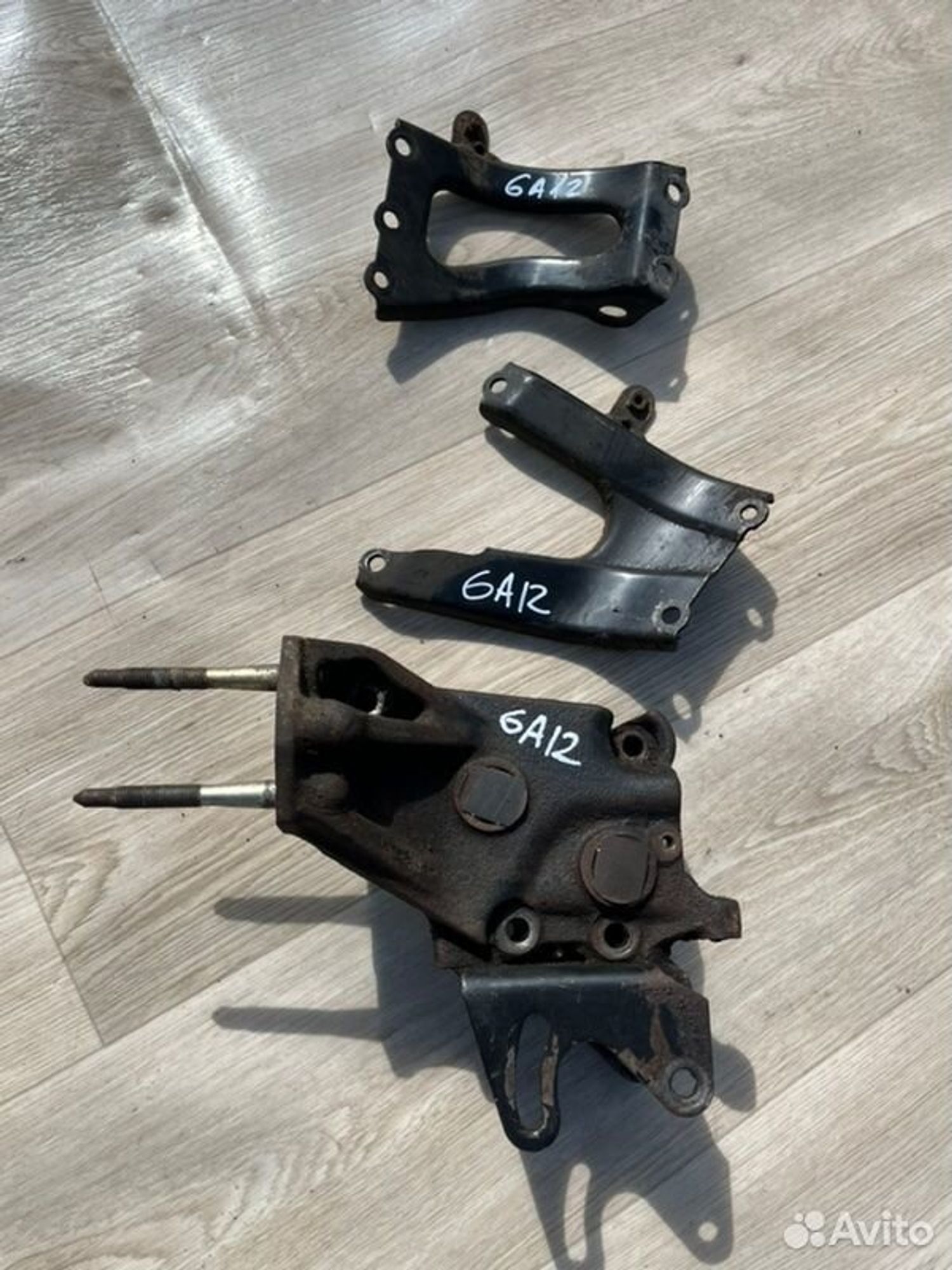 Крепление на двигателе Mitsubishi Galant E54A 6A12, 1000 рублей, Семиозерка