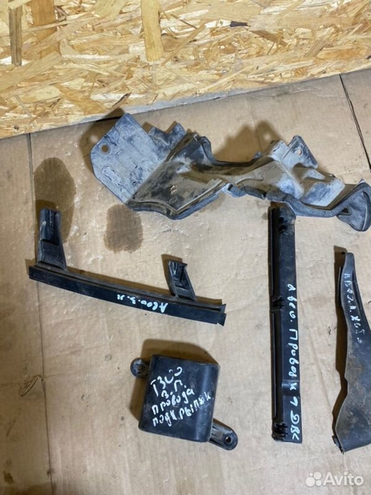 Пластик под капотом Chevrolet Aveo T300 F16D4 2012, 600 рублей, Семиозерка