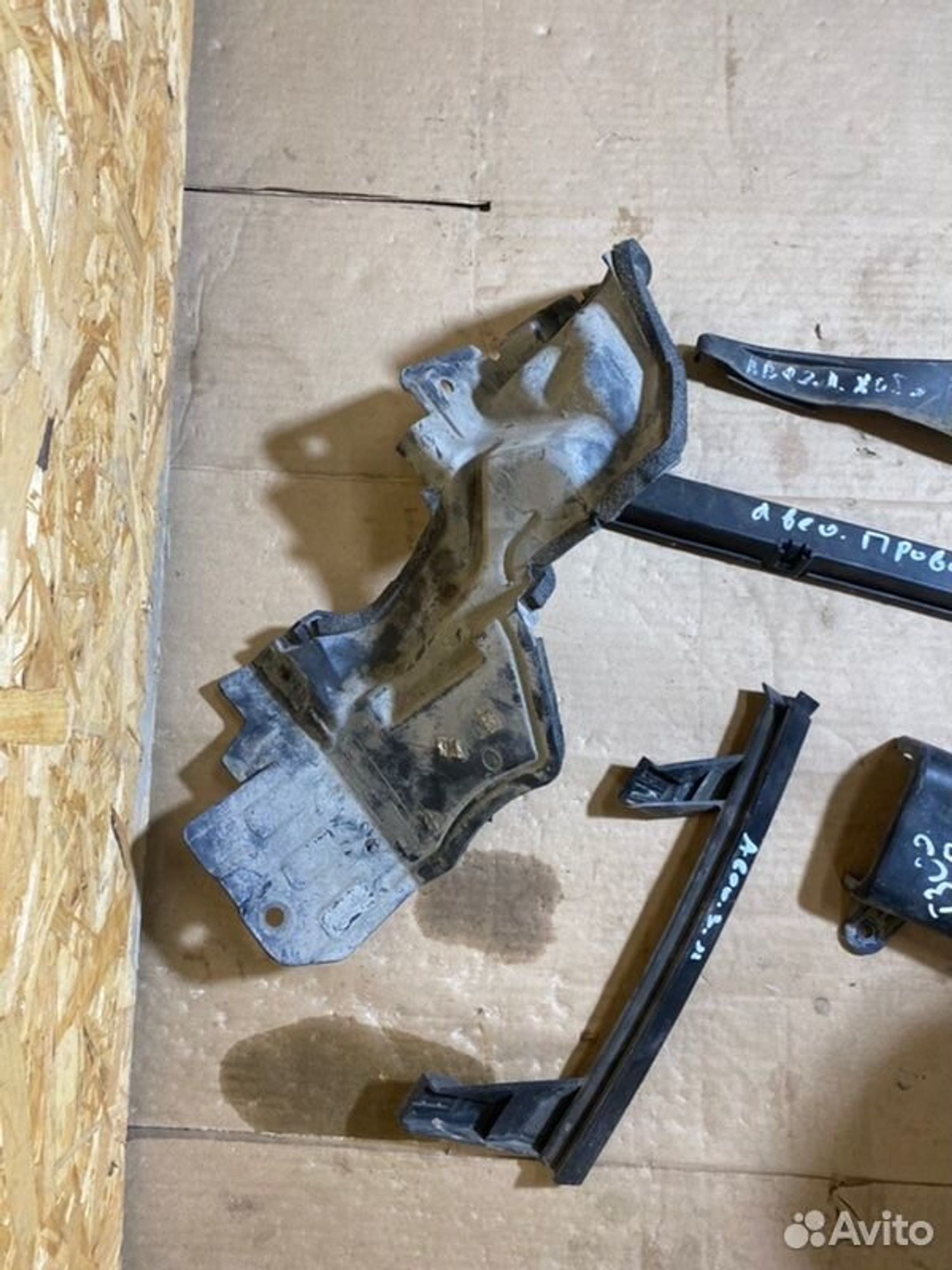 Пластик под капотом Chevrolet Aveo T300 F16D4 2012, 600 рублей, Семиозерка