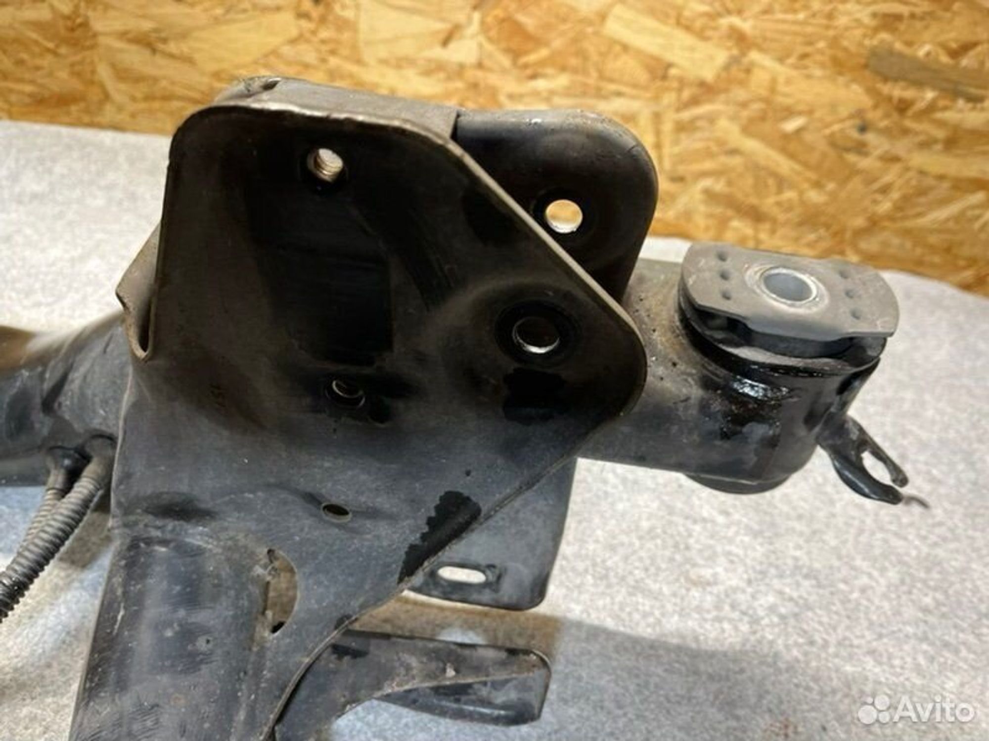 Подрамник задний Volkswagen Tiguan SUV NF CAW 2011, 6000 рублей, Семиозерка