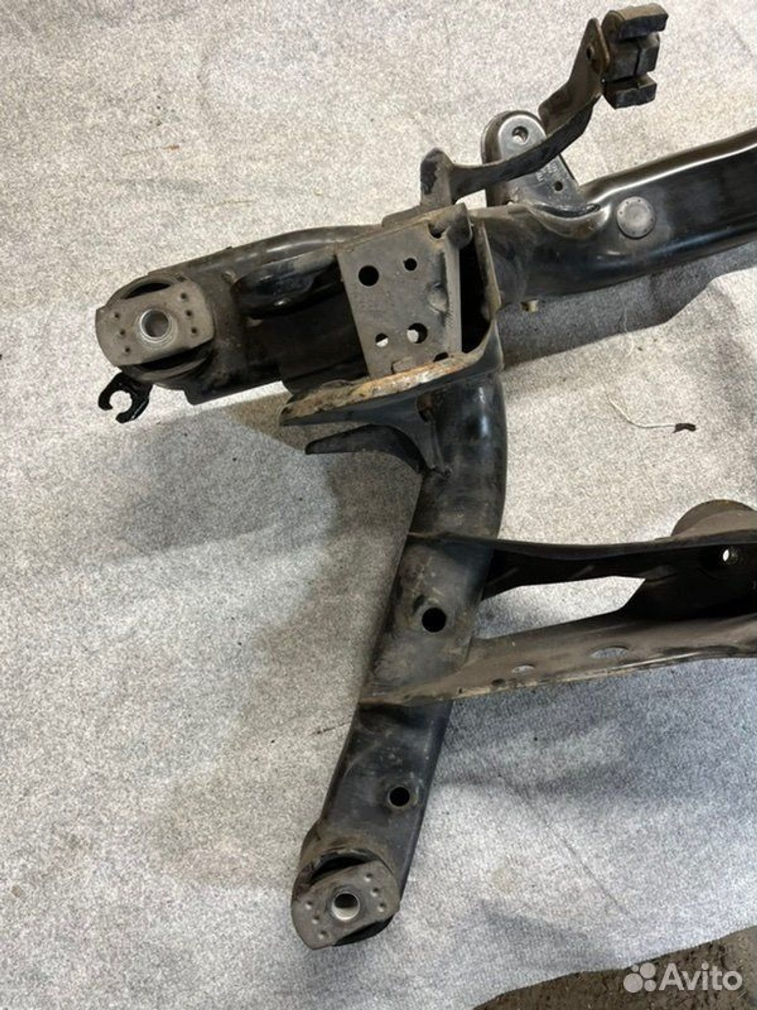 Подрамник задний Volkswagen Tiguan SUV NF CAW 2011, 6000 рублей, Семиозерка