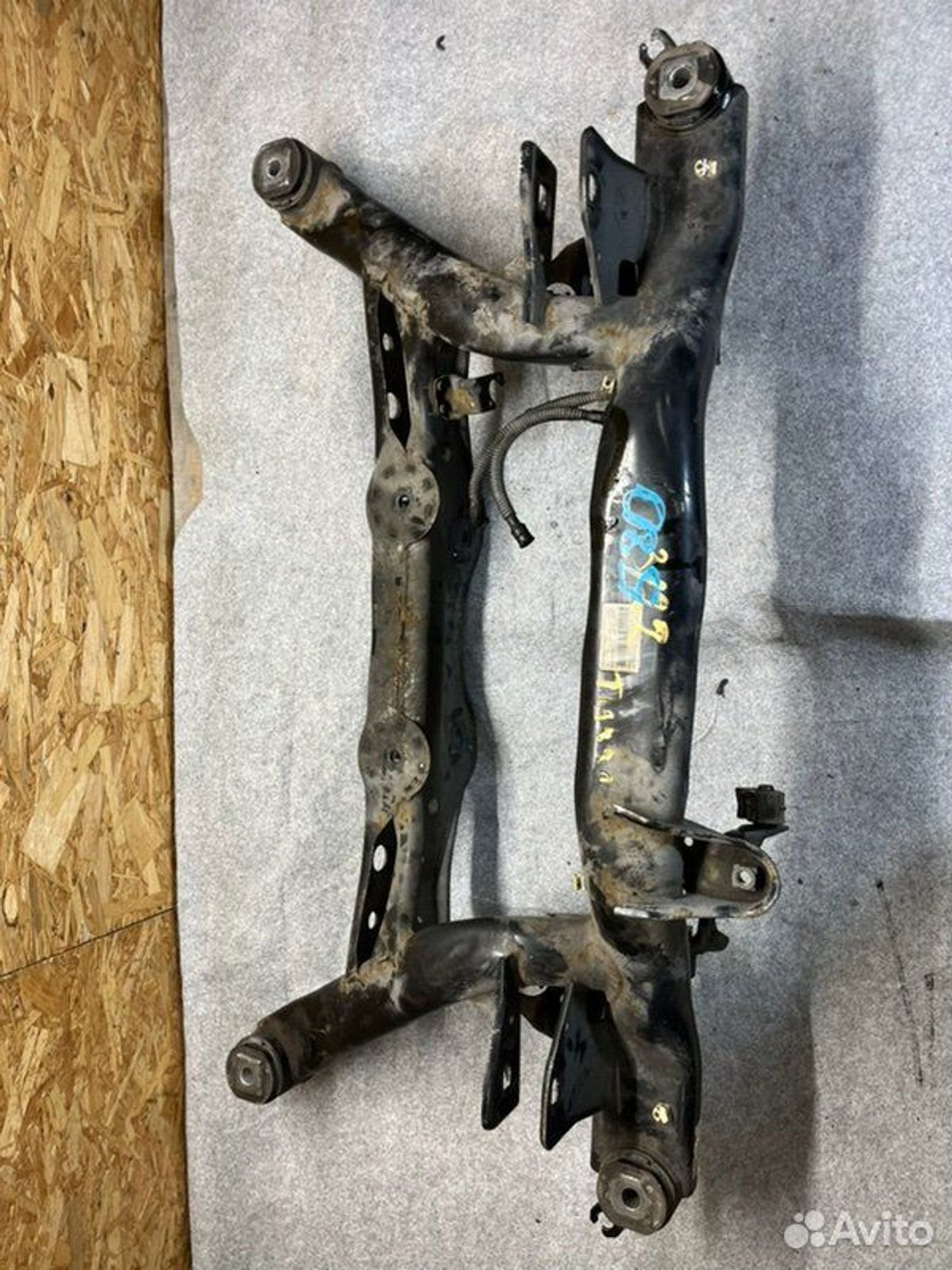 Подрамник задний Volkswagen Tiguan SUV NF CAW 2011, 6000 рублей, Семиозерка