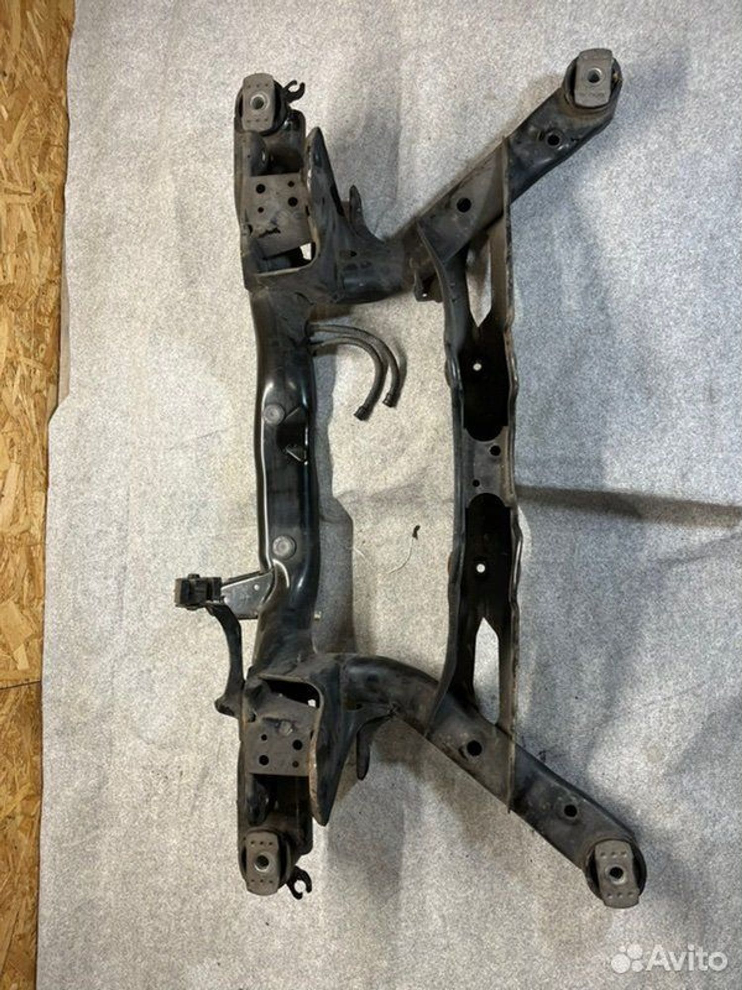 Подрамник задний Volkswagen Tiguan SUV NF CAW 2011, 6000 рублей, Семиозерка