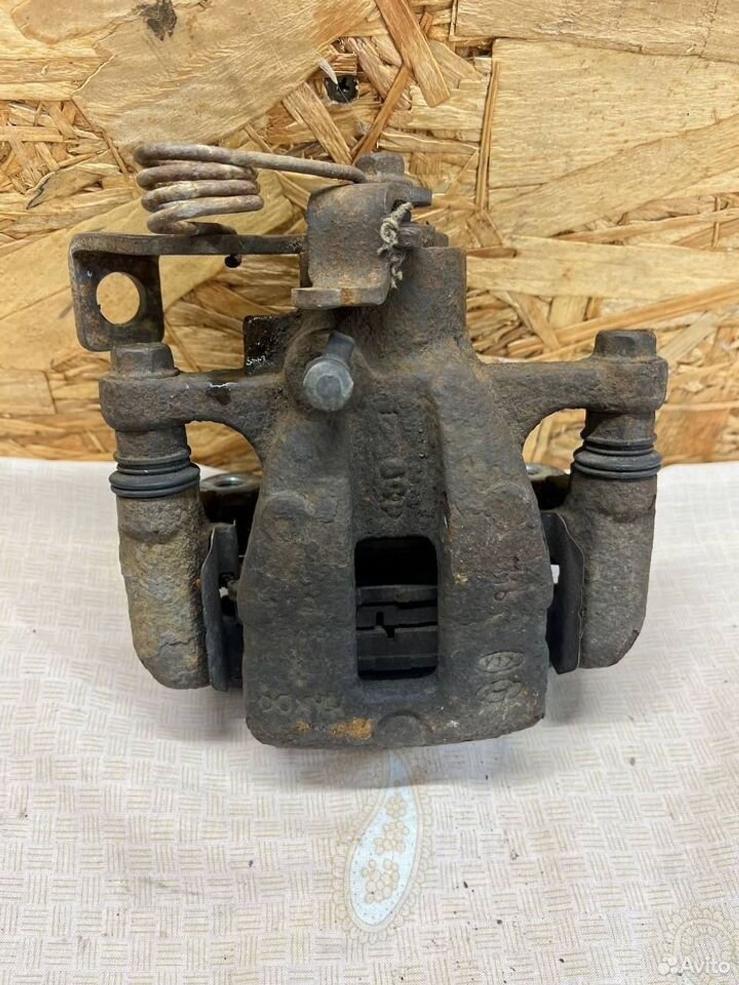 Суппорт задний левый Hyundai Solaris 1, 4000 рублей, Семиозерка