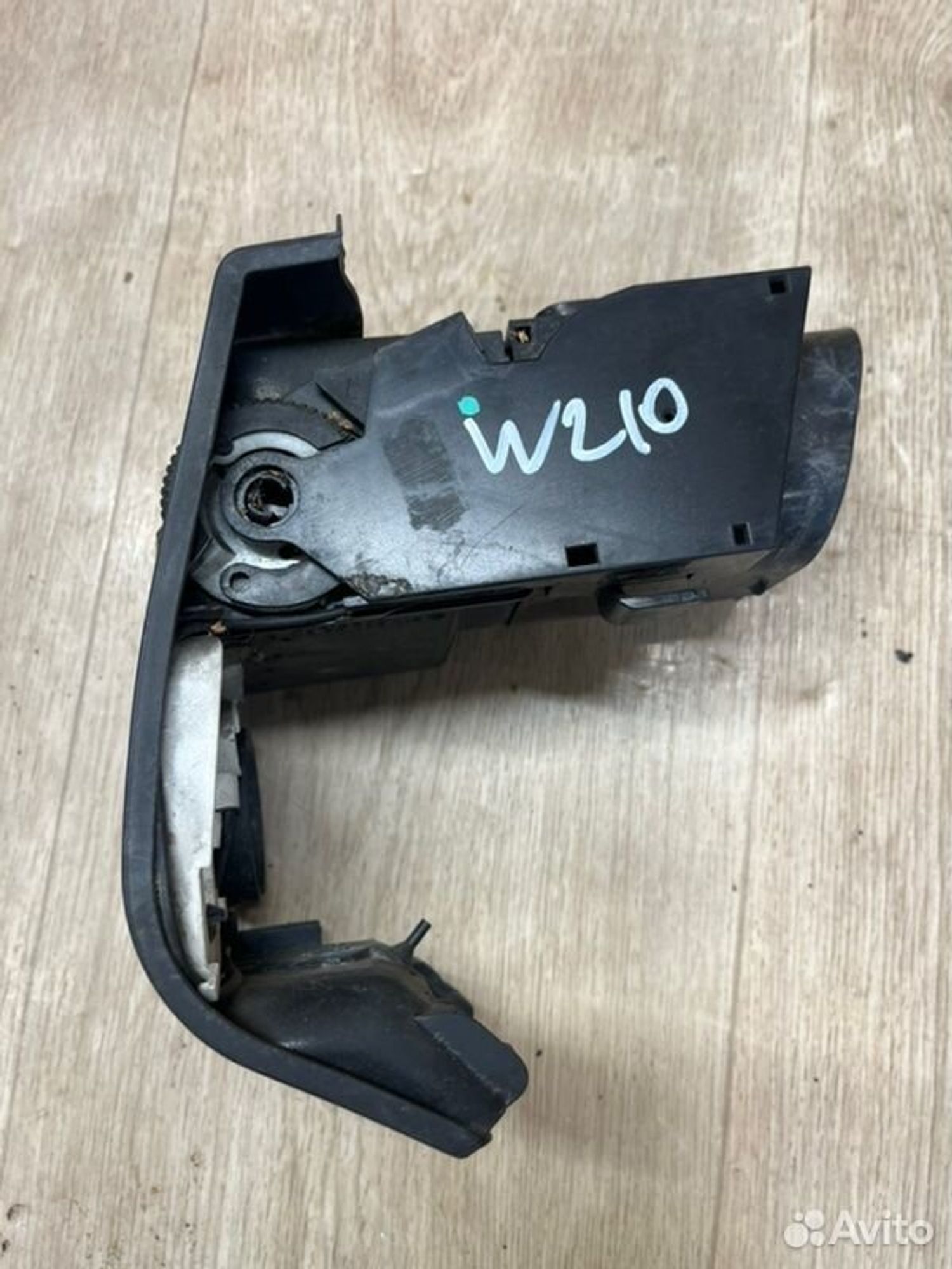 Дефлектор воздушный Mercedes E240 W210 M112911, 1000 рублей, Семиозерка