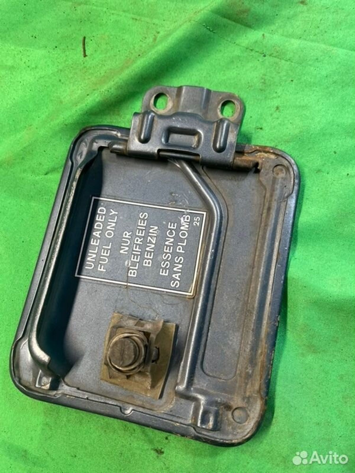 Лючок топливного бака Mitsubishi Pajero 6G72 1993, 1300 рублей, Семиозерка