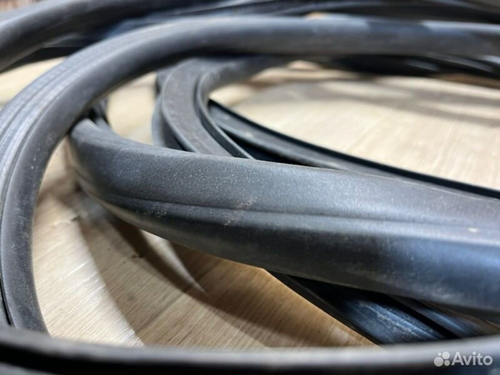 Уплотнитель кузова Chevrolet Cruz J300 F16D3 2011, 1000 рублей, Семиозерка