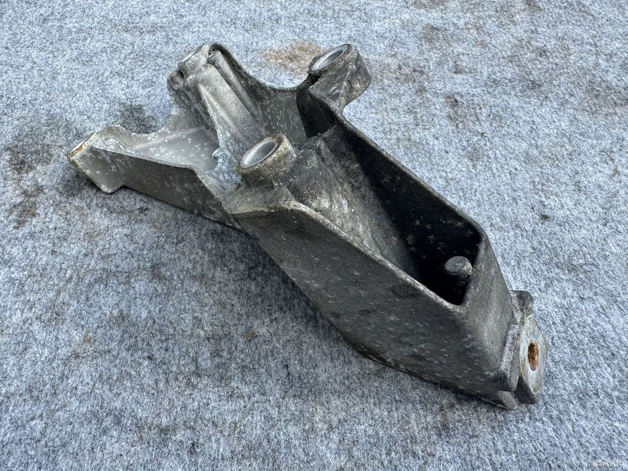 Кронштейн двигателя Audi a4 b7 b6, 1000 рублей, Семиозерка