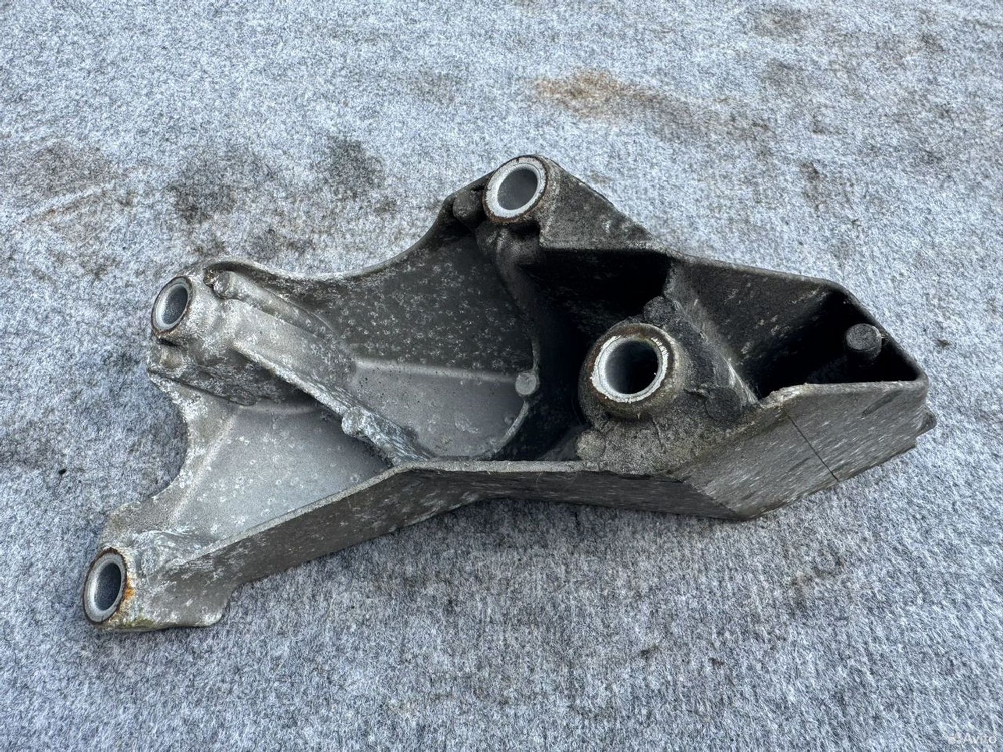 Кронштейн двигателя Audi a4 b7 b6, 1000 рублей, Семиозерка