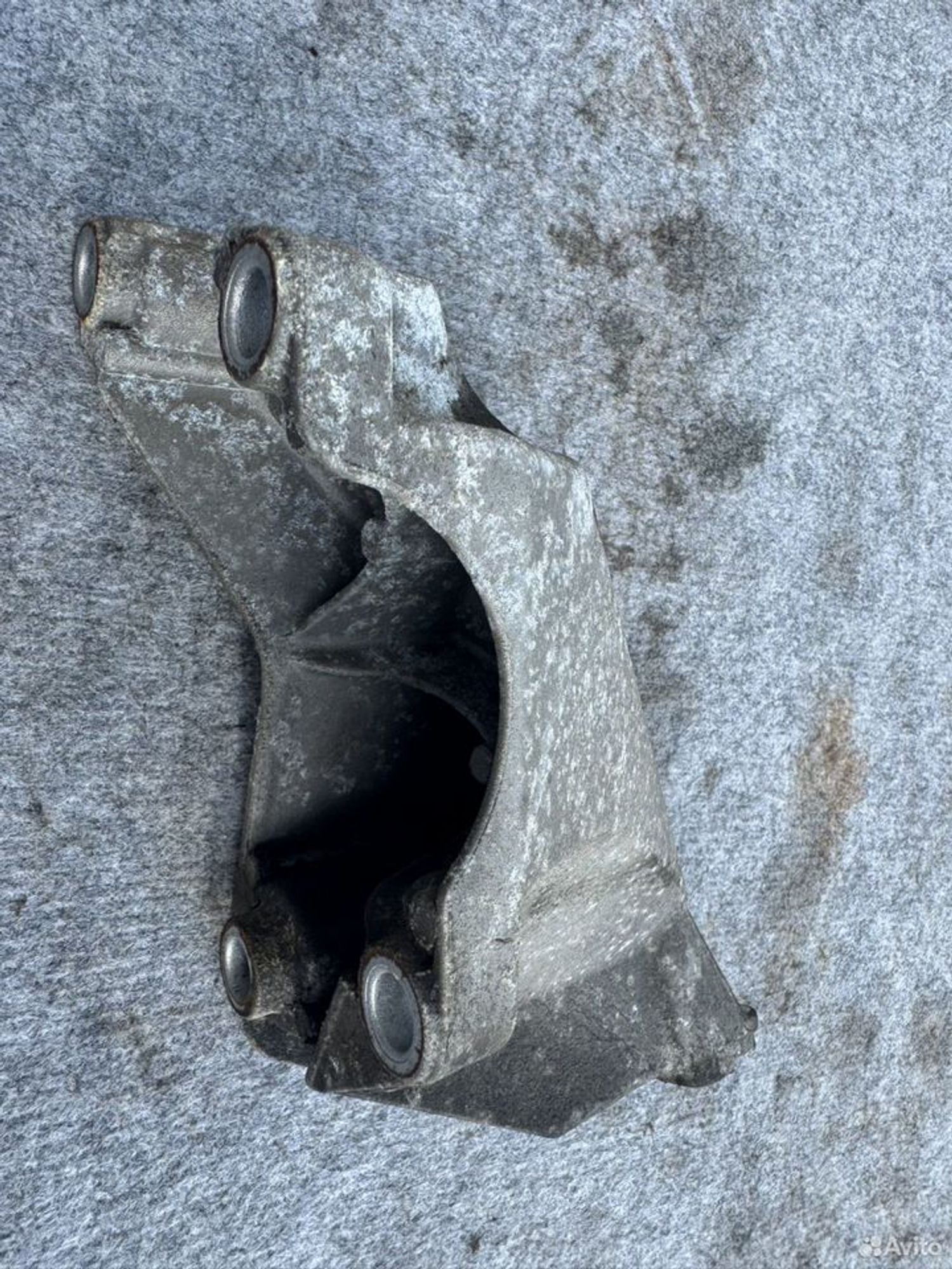 Кронштейн двигателя Audi a4 b7 b6, 1000 рублей, Семиозерка