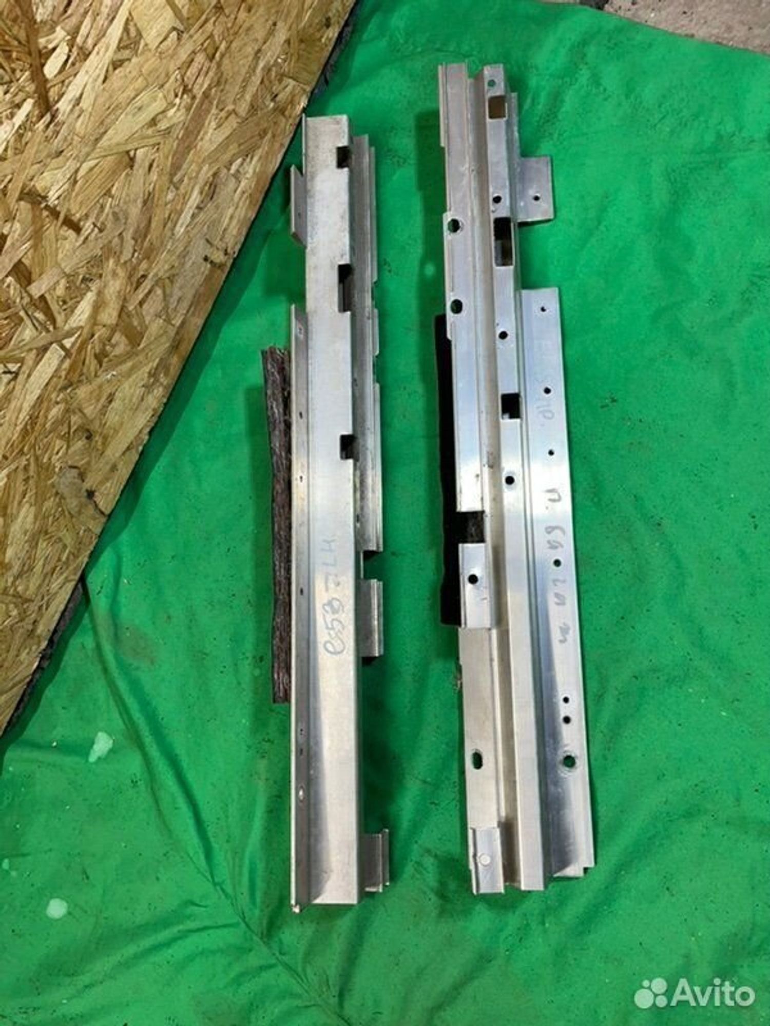 Направляющая шторки багажника Bmw X5 E53 M54B30, 1200 рублей, Семиозерка