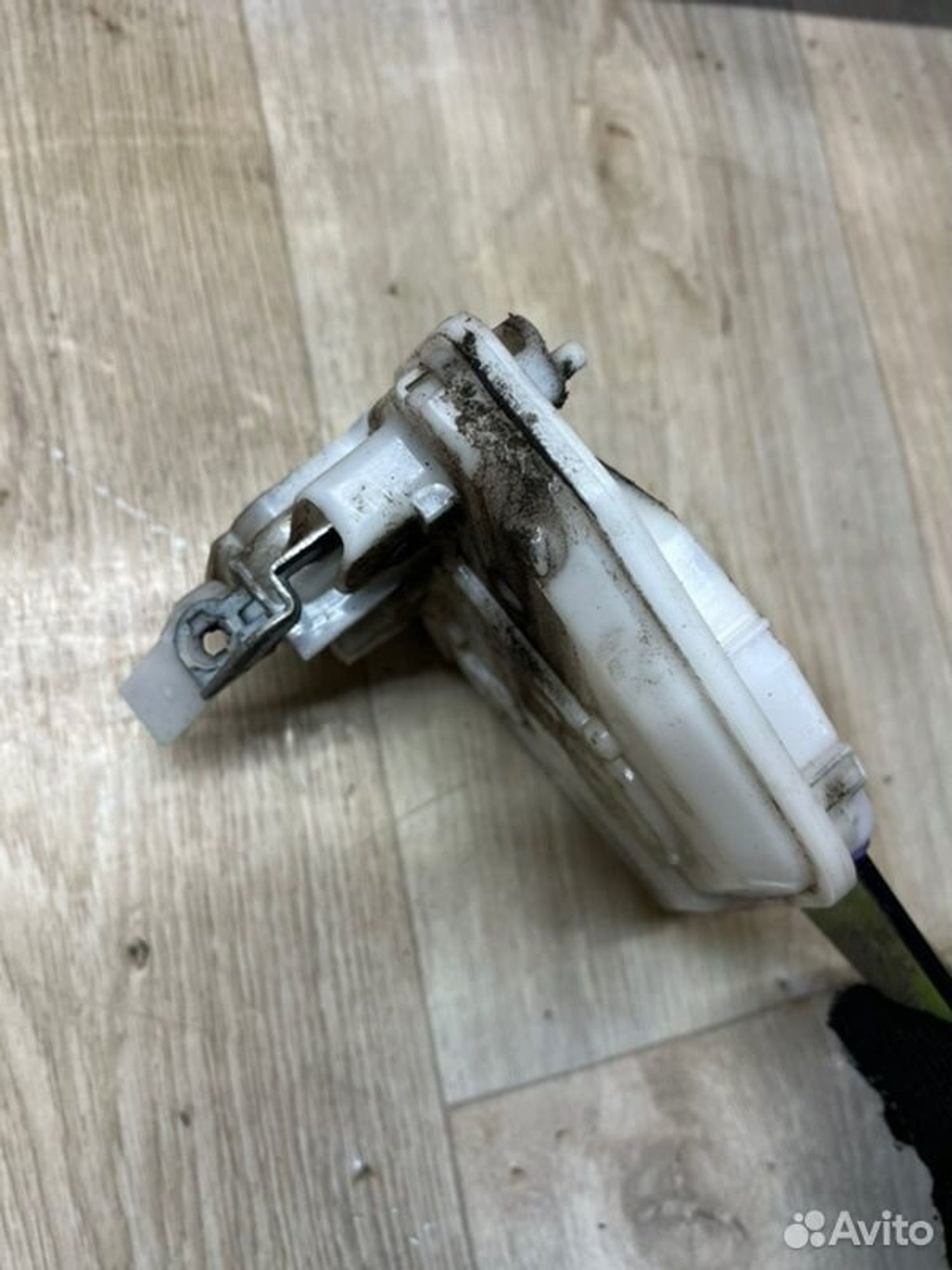 Замок боковой двери задний левый Mazda 3 BM Z6, 2200 рублей, Семиозерка