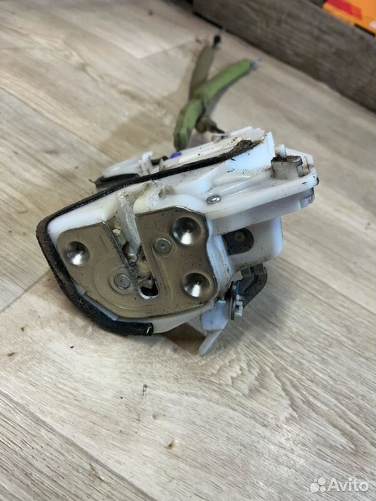 Замок боковой двери задний левый Mazda 3 BM Z6, 2200 рублей, Семиозерка