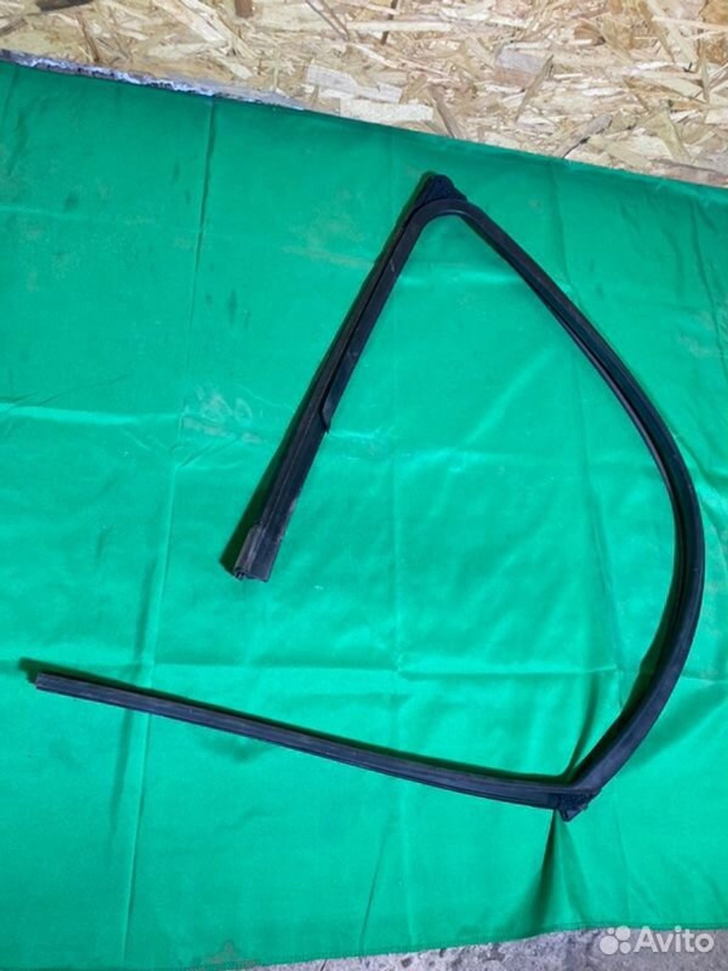 Уплотнитель стекла двери передний левый Mazda 3 BM, 1000 рублей, Семиозерка