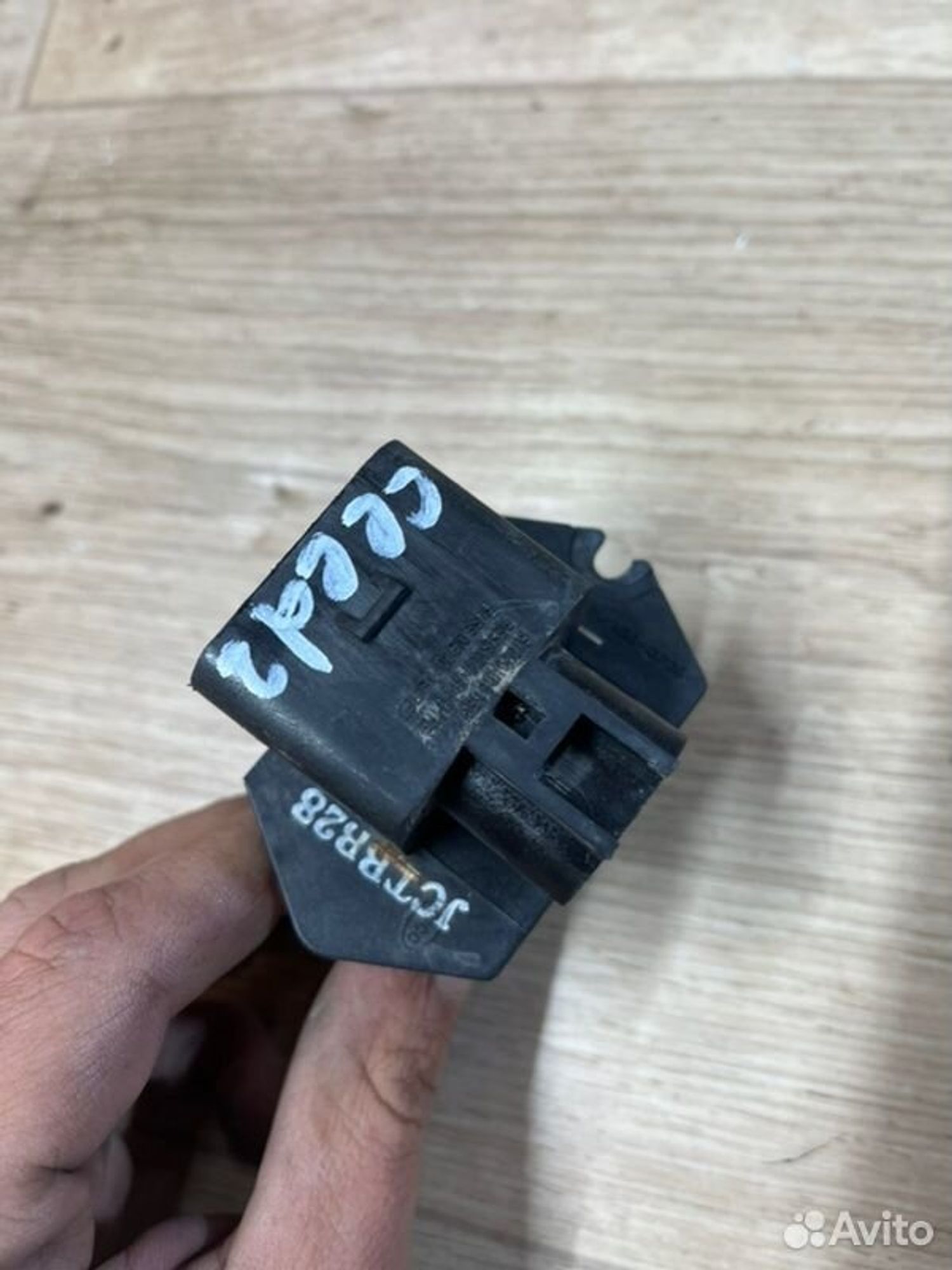 Резистор вентилятора печки Kia Ceed JD G4FG 2013, 1000 рублей, Семиозерка