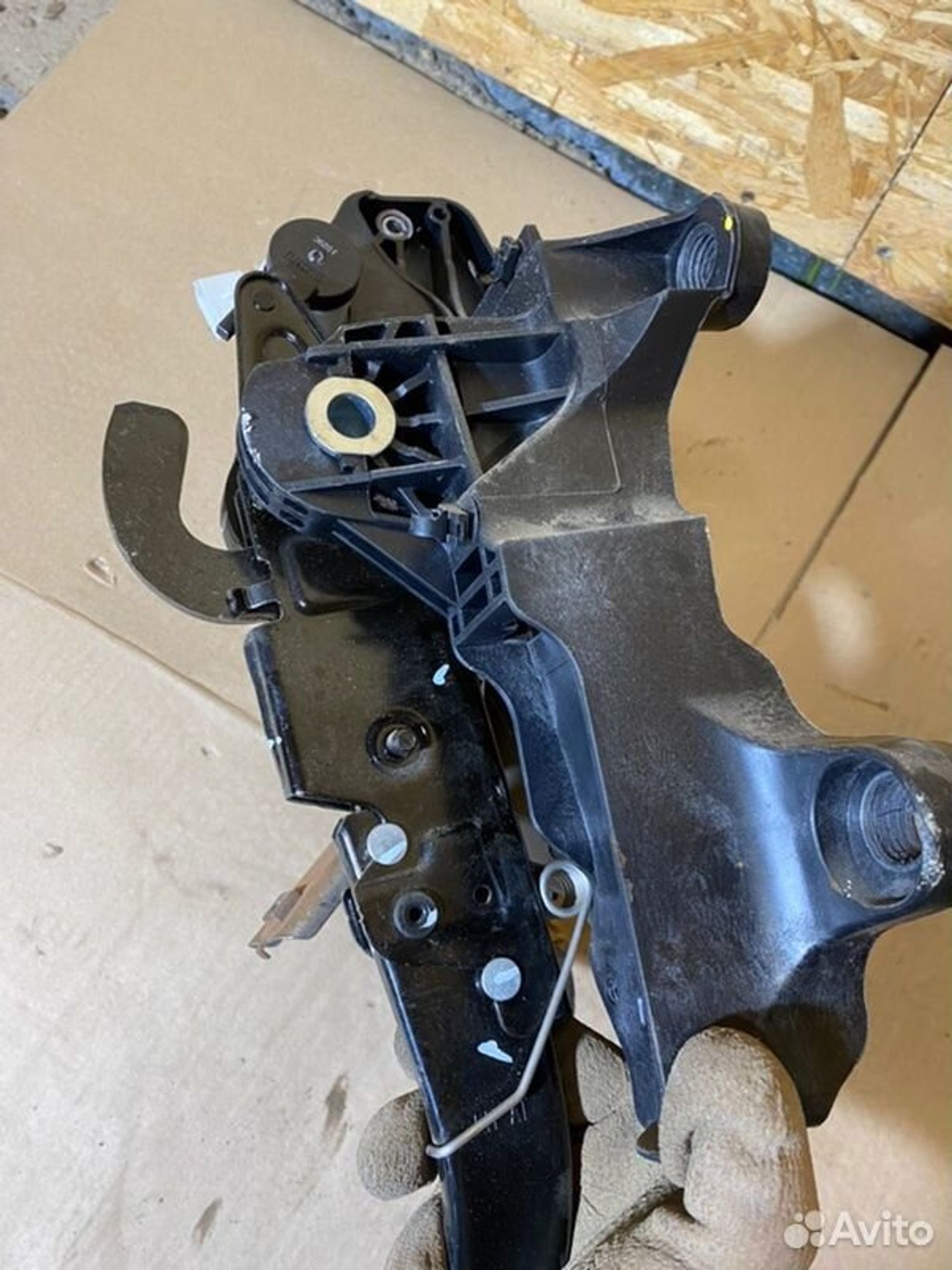 Педаль тормоза Chevrolet Aveo T300 F16D4 2012, 1200 рублей, Семиозерка