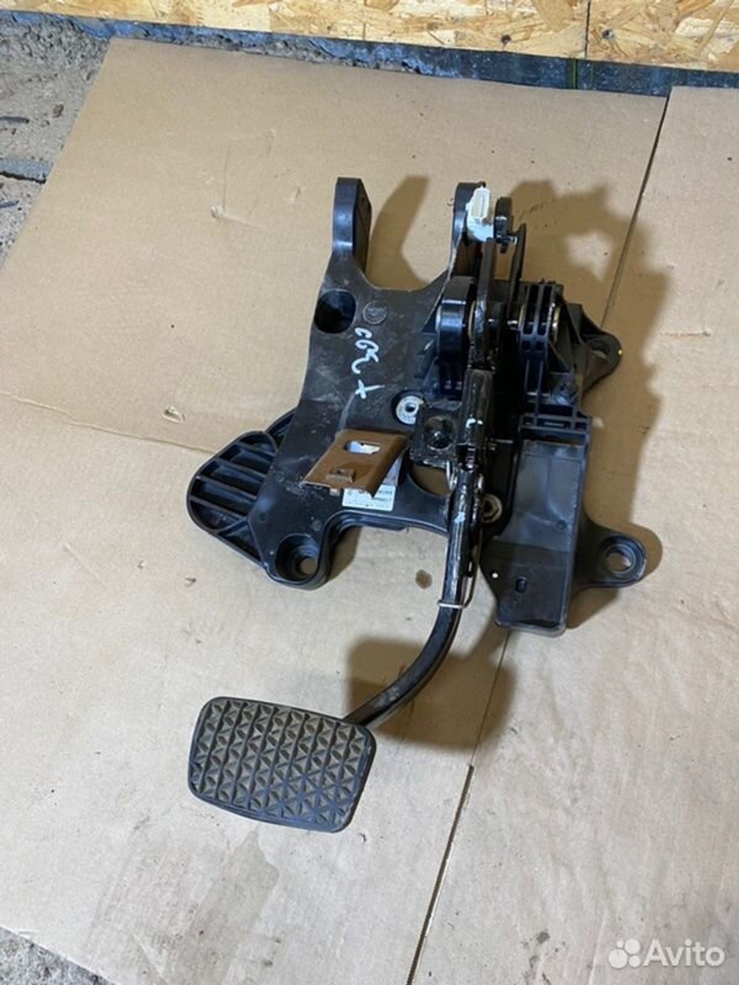 Педаль тормоза Chevrolet Aveo T300 F16D4 2012, 1200 рублей, Семиозерка