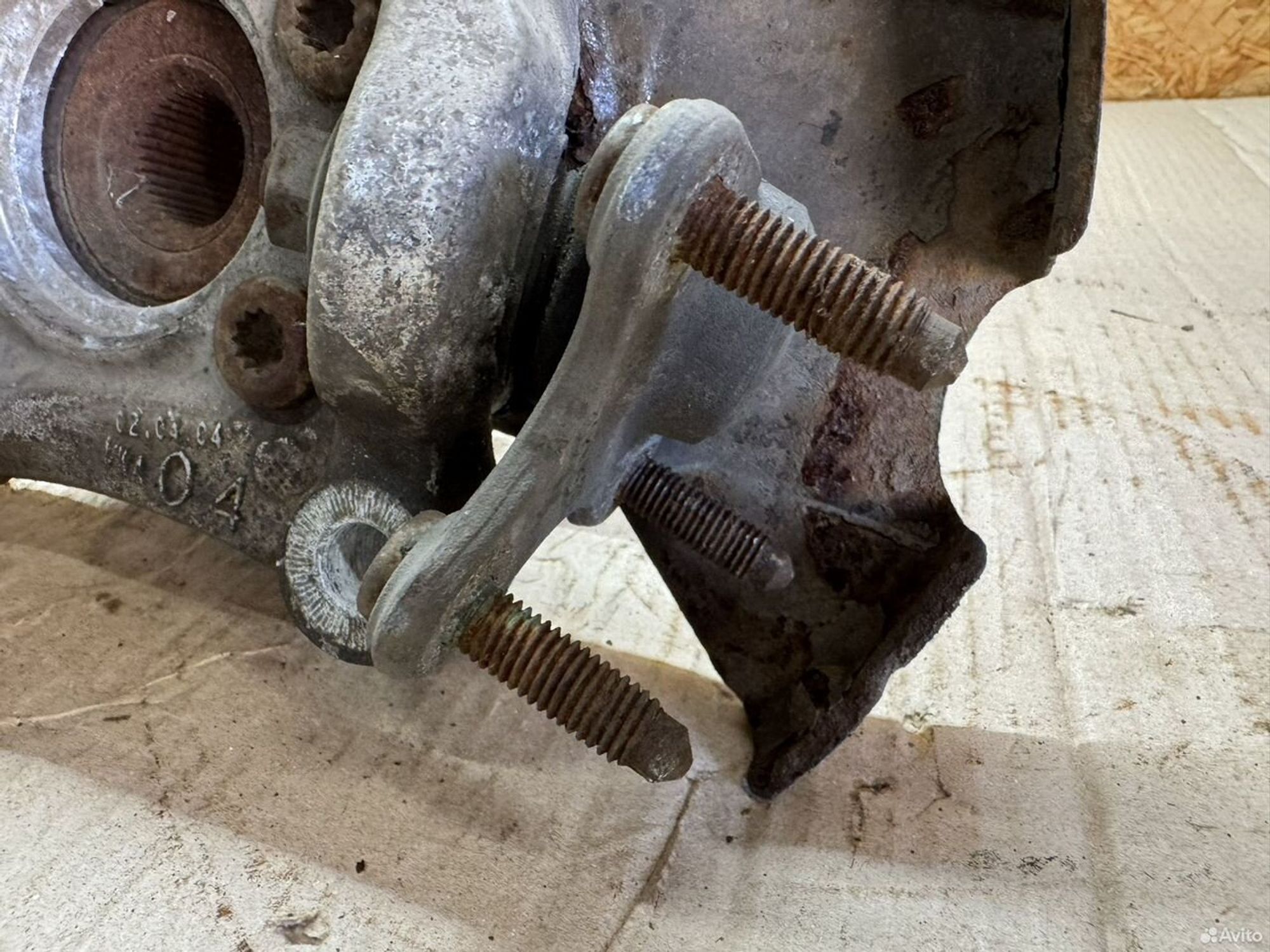 Кулак поворотный правый Passat b6, 3000 рублей, Семиозерка