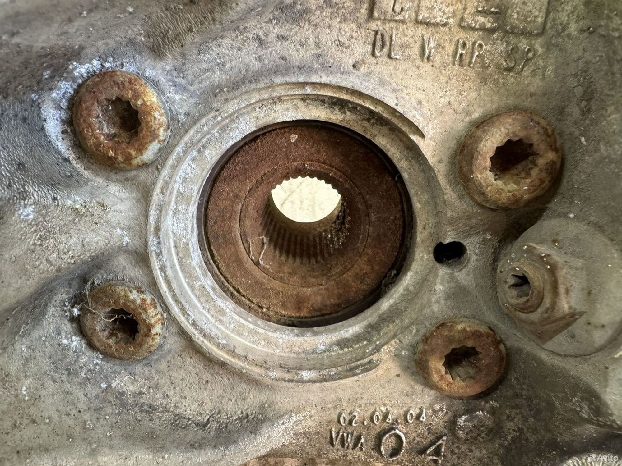 Кулак поворотный правый Passat b6, 3000 рублей, Семиозерка