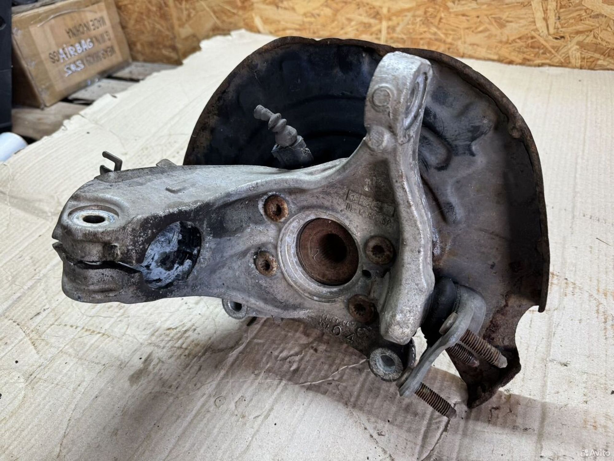 Кулак поворотный правый Passat b6, 3000 рублей, Семиозерка