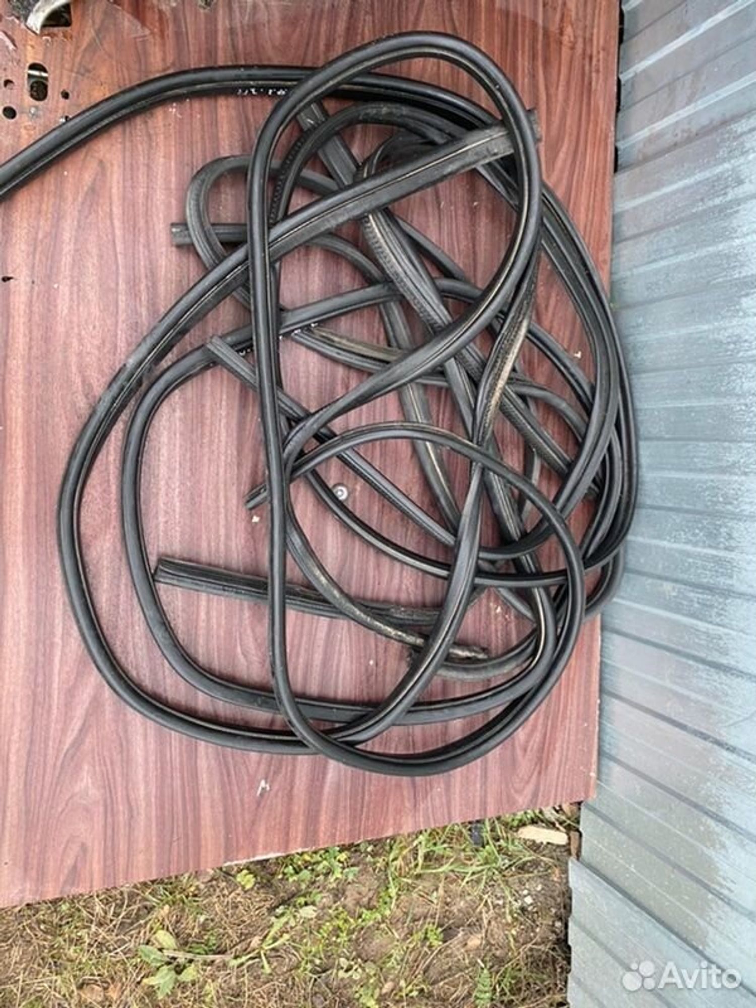 Уплотнительная резинка боковой двери Ford Focus, 900 рублей, Семиозерка