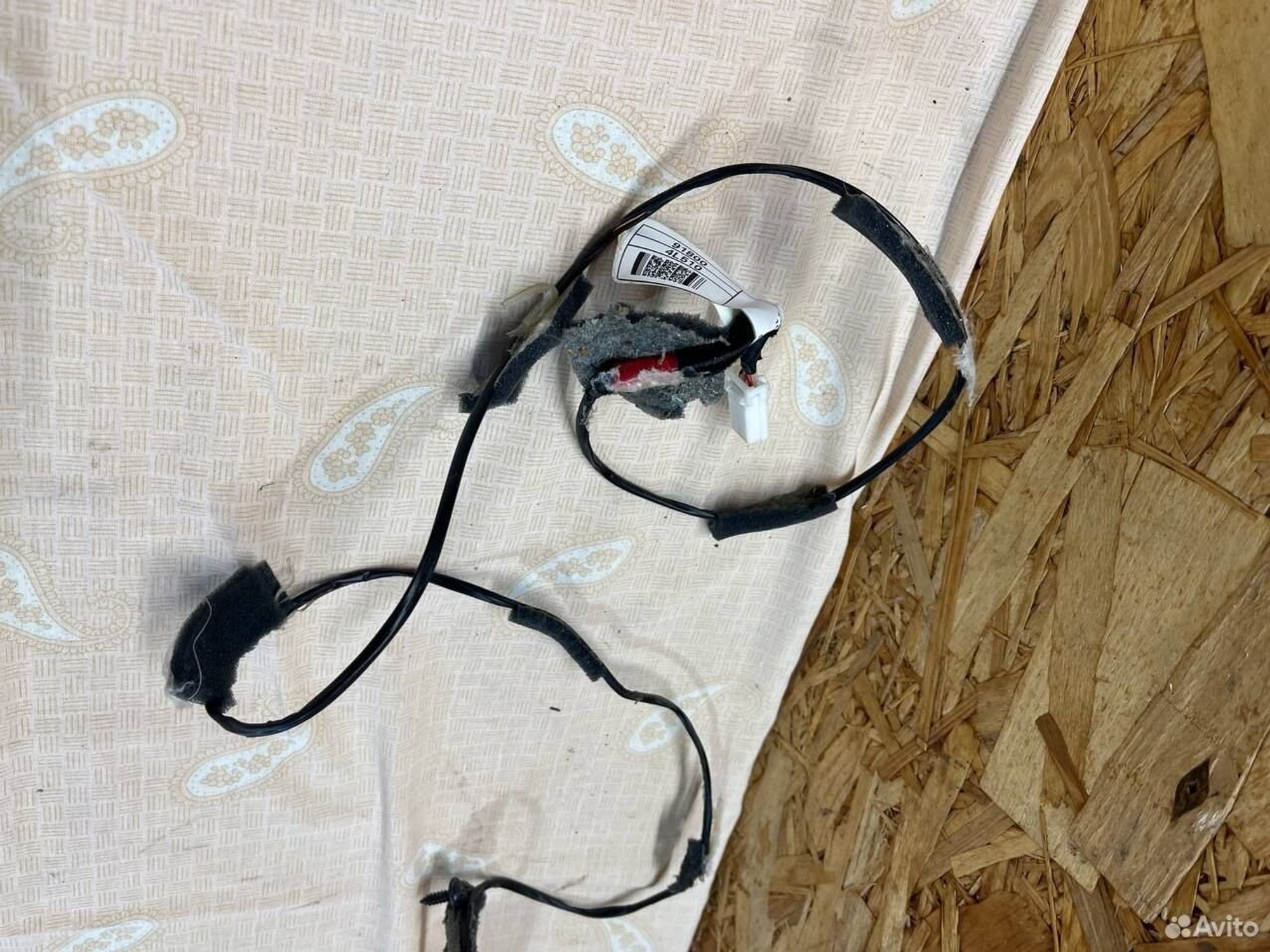 Проводка потолка Hyundai Solaris 1, 1000 рублей, Семиозерка