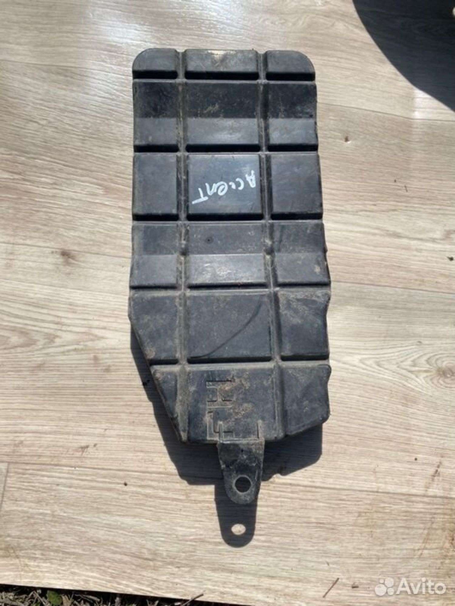 Пыльник двигателя левый Hyundai Accent G4EB 2006, 800 рублей, Семиозерка
